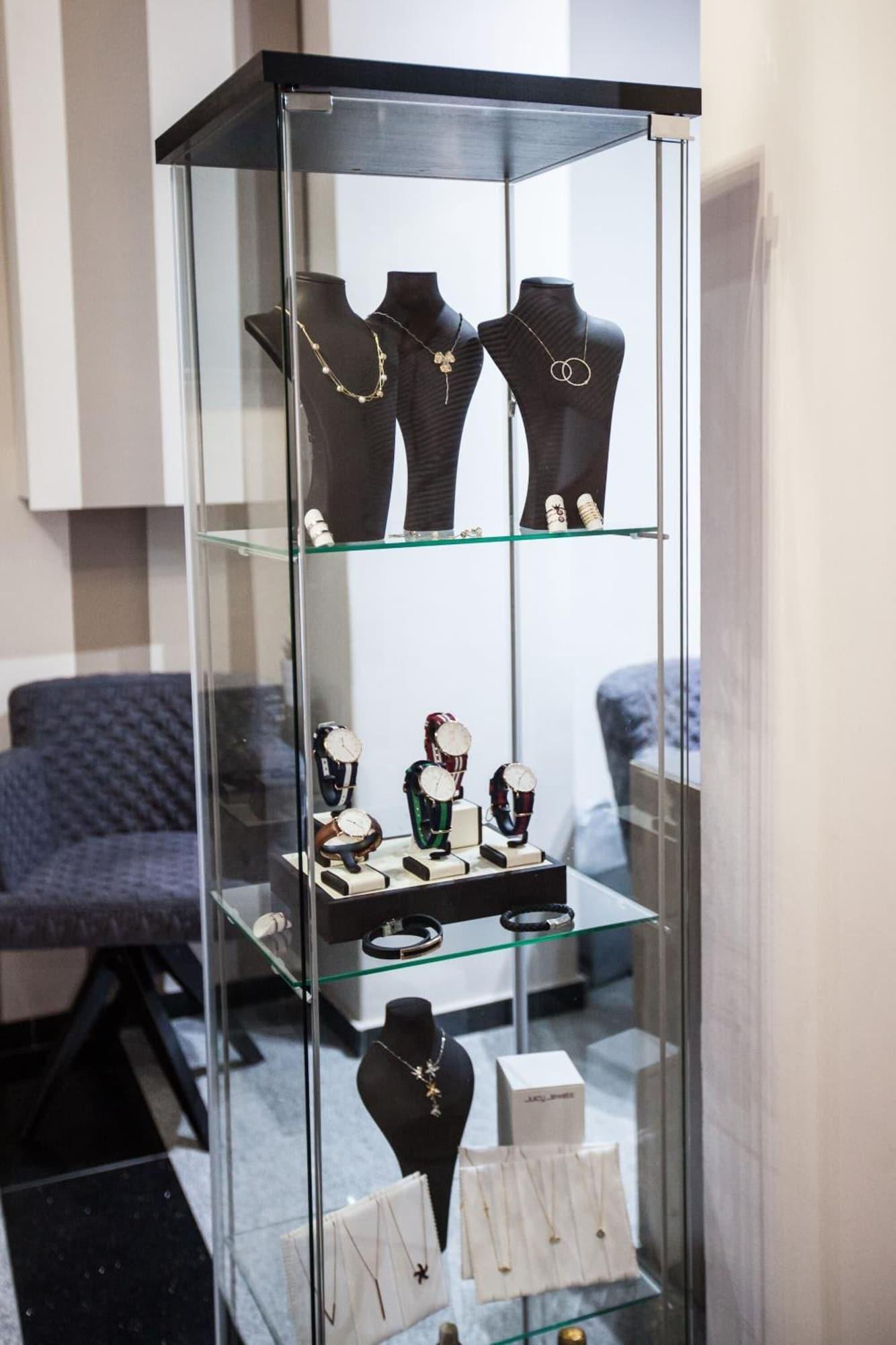 Varios Diamond city living