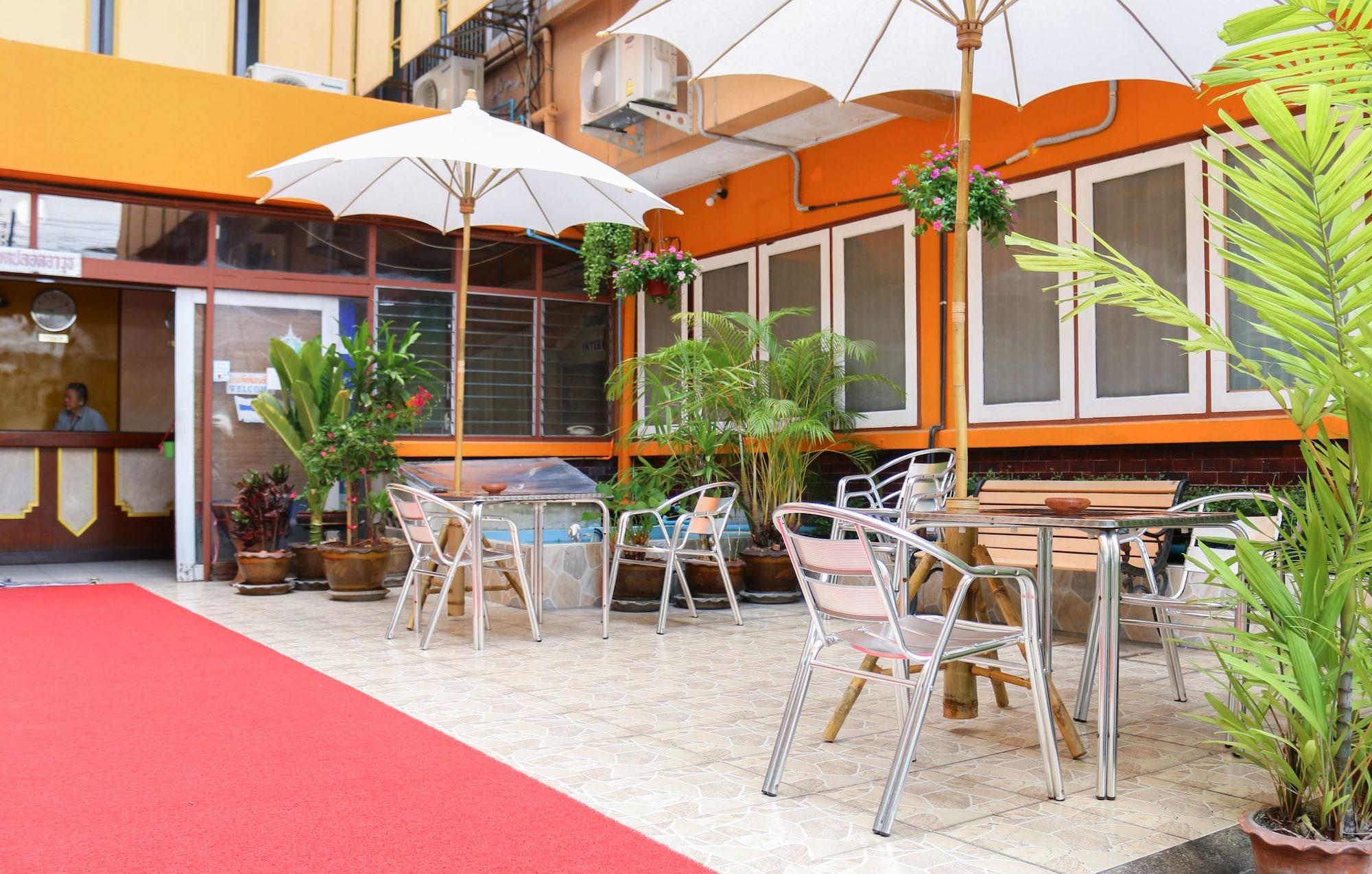 Varios Nakornping Hotel