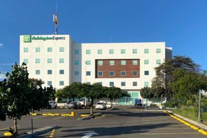 Alojamiento - Holiday Inn Express Guadalajara Iteso by IHG