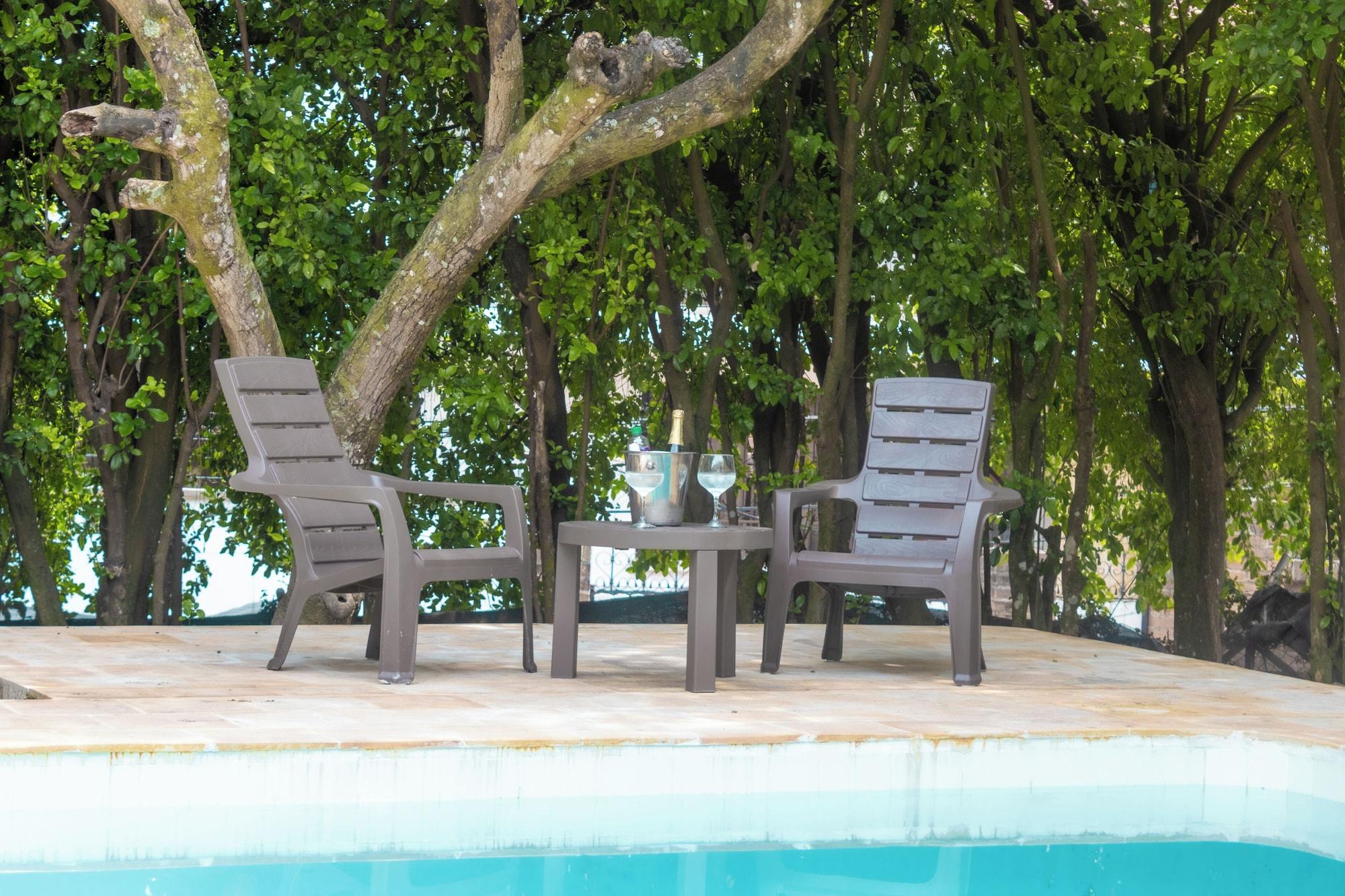 Vista Piscina Gardin home