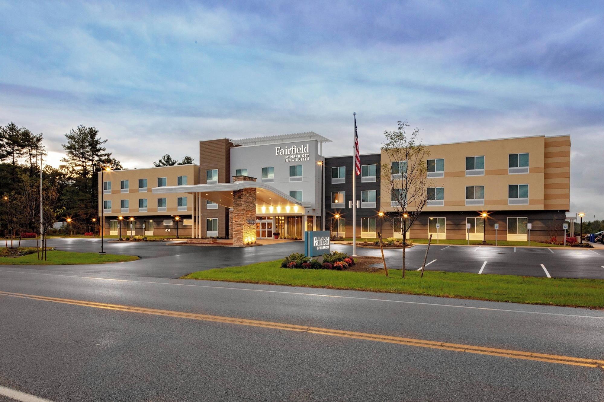 Varios Fairfield Inn & Suites by Marriott Queensbury Glens Falls/Lake George Area