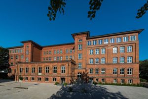 Alojamiento - Hotel Volksschule