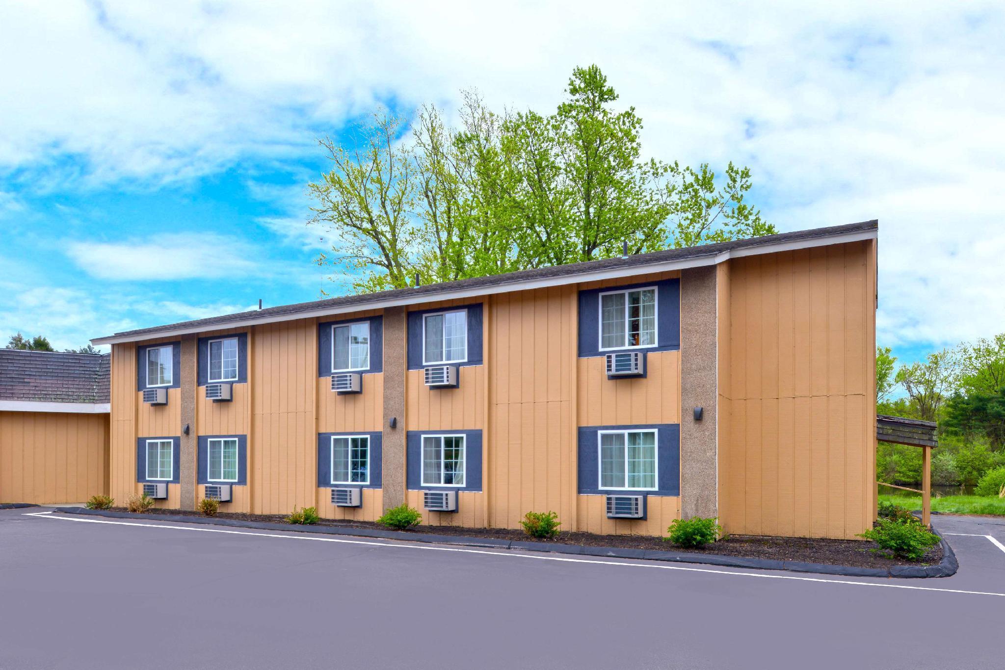 Vista Exterior Americas Best Value Inn Putnam