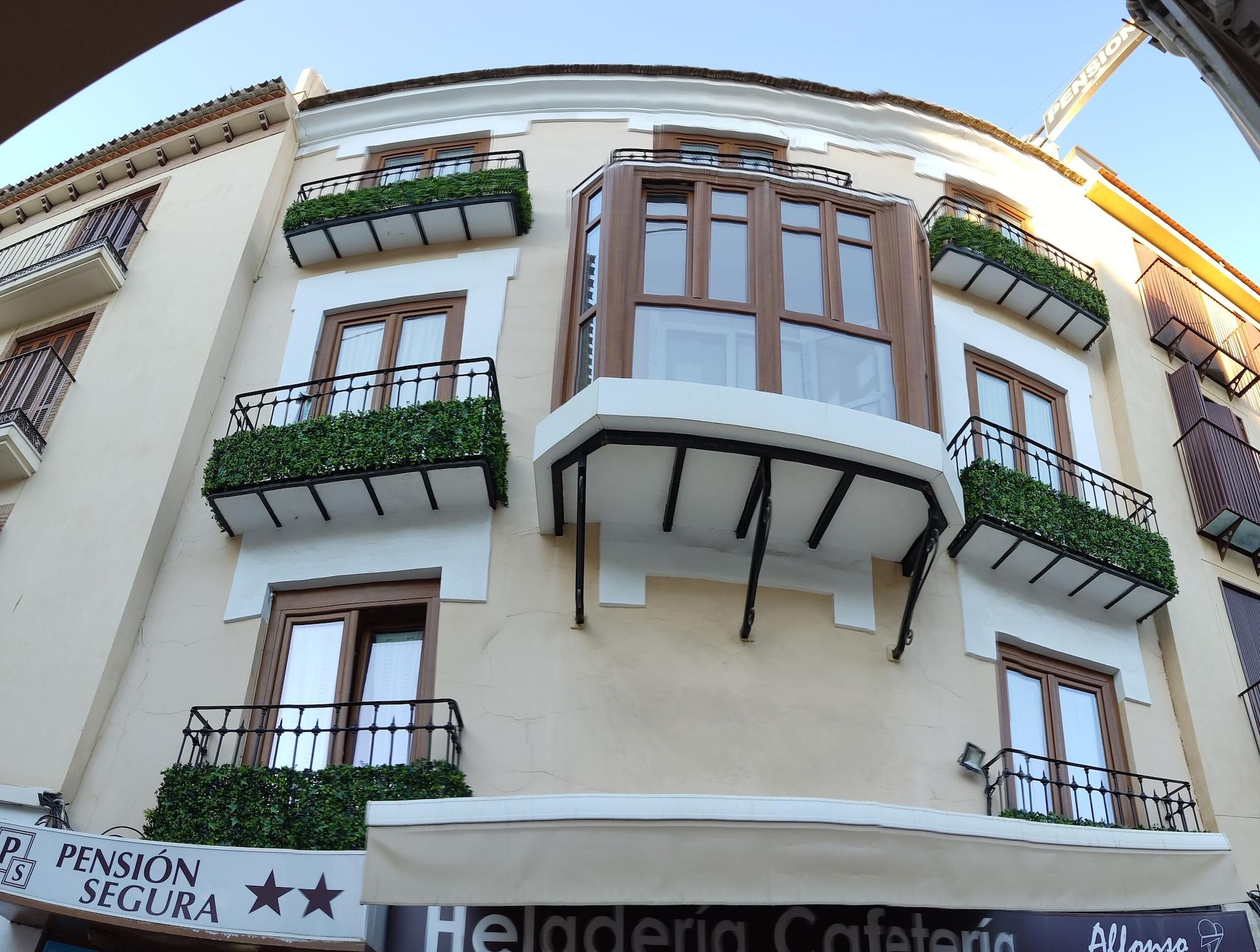 Vista Exterior Pensión Segura