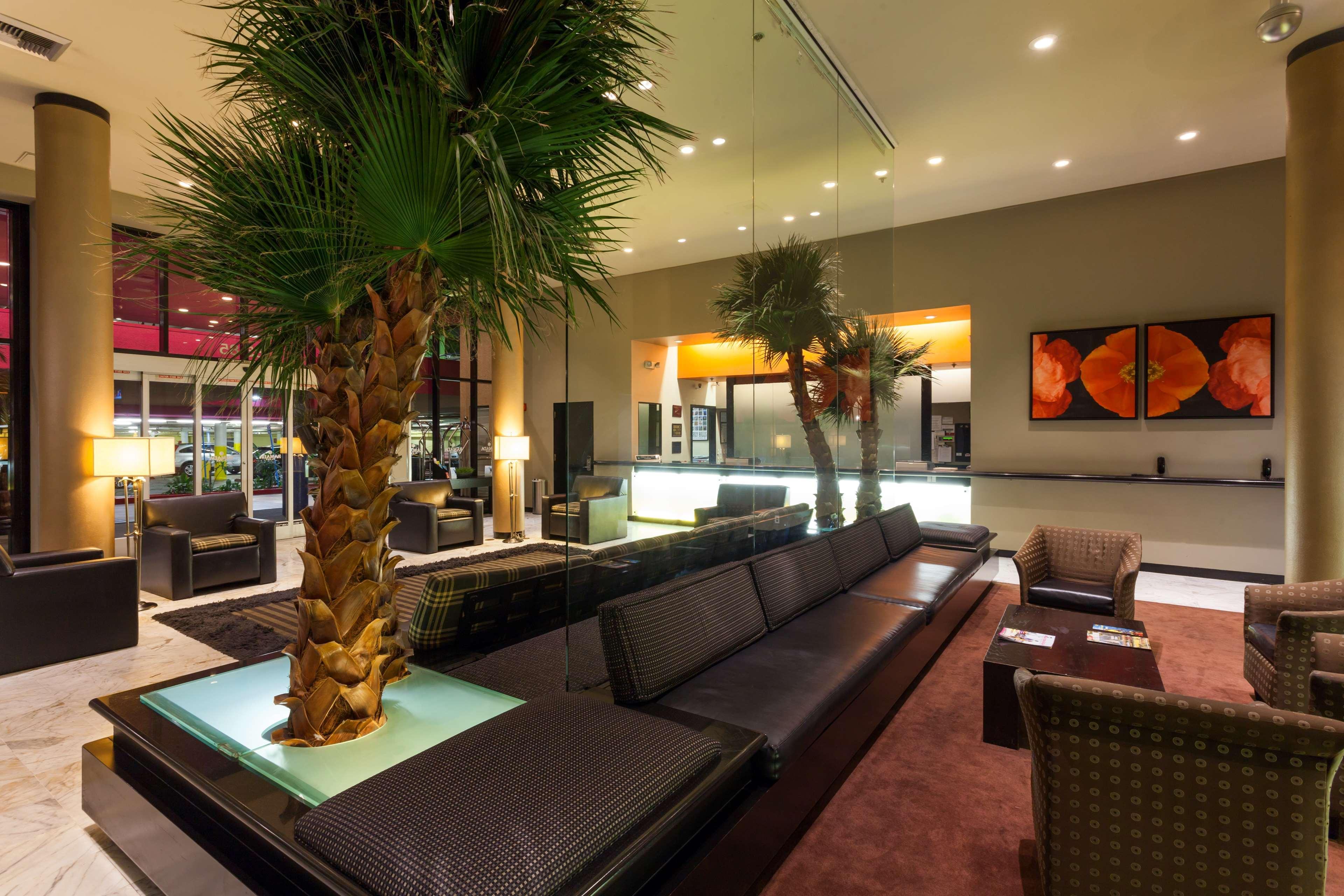 Vista Lobby Ramada Plaza by Wyndham West Hollywood Hotel & Suites