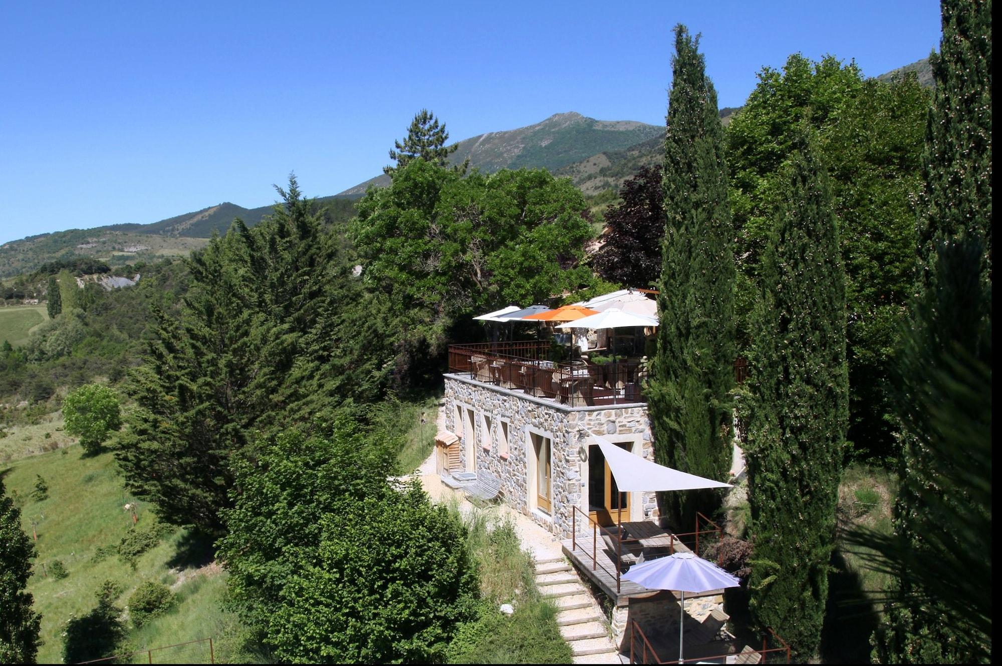 Varios Terre des Baronnies. Cabanes