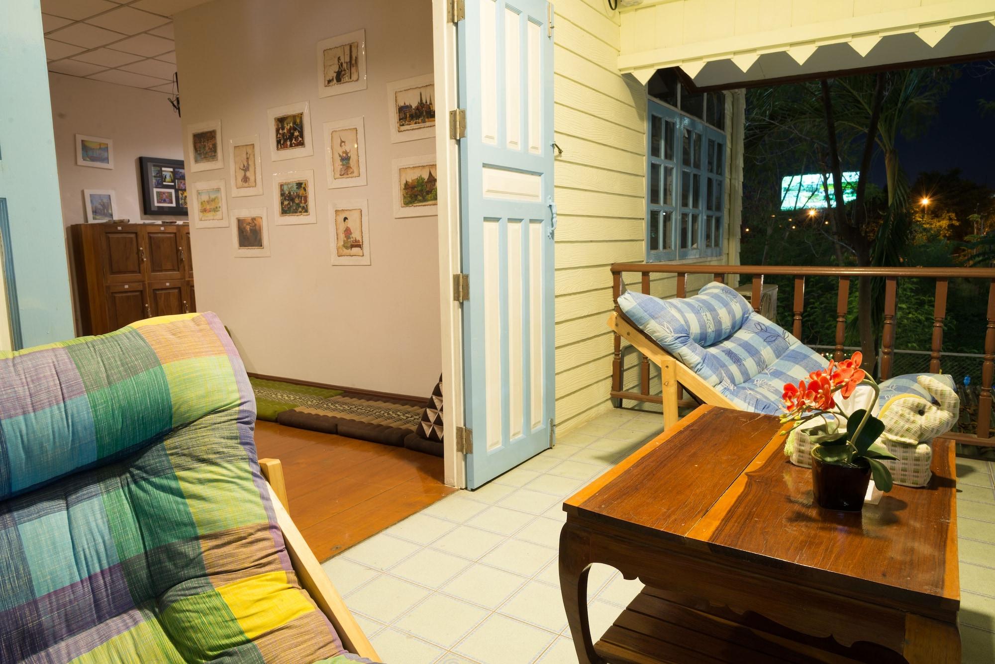 Varios NTY Hostel BKK Airport