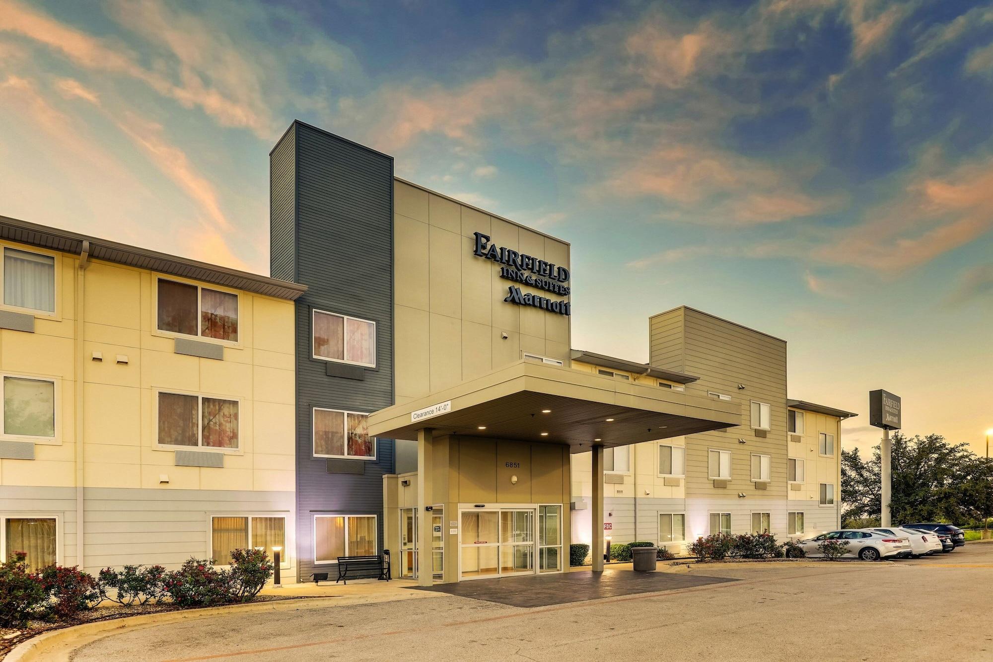 Vista Exterior Fairfield Inn & Suites Fort Worth I-30 West near NAS JRB