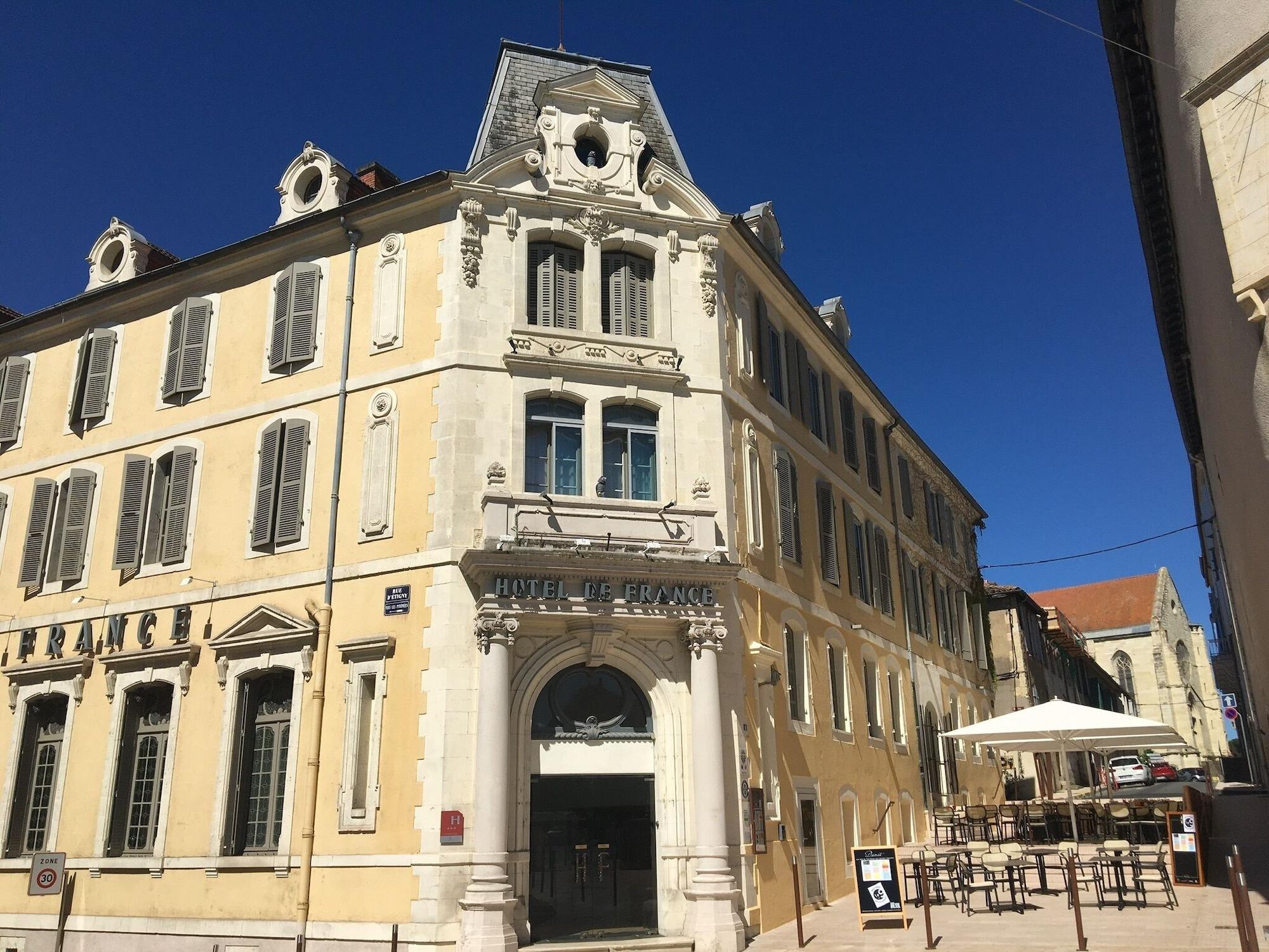 Varios Hôtel de France