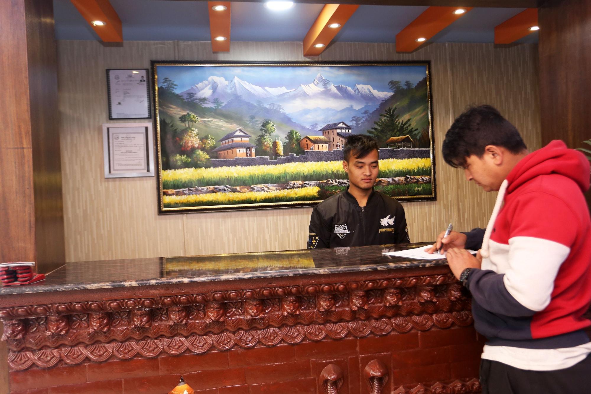 Vista Lobby Hotel Rising Home