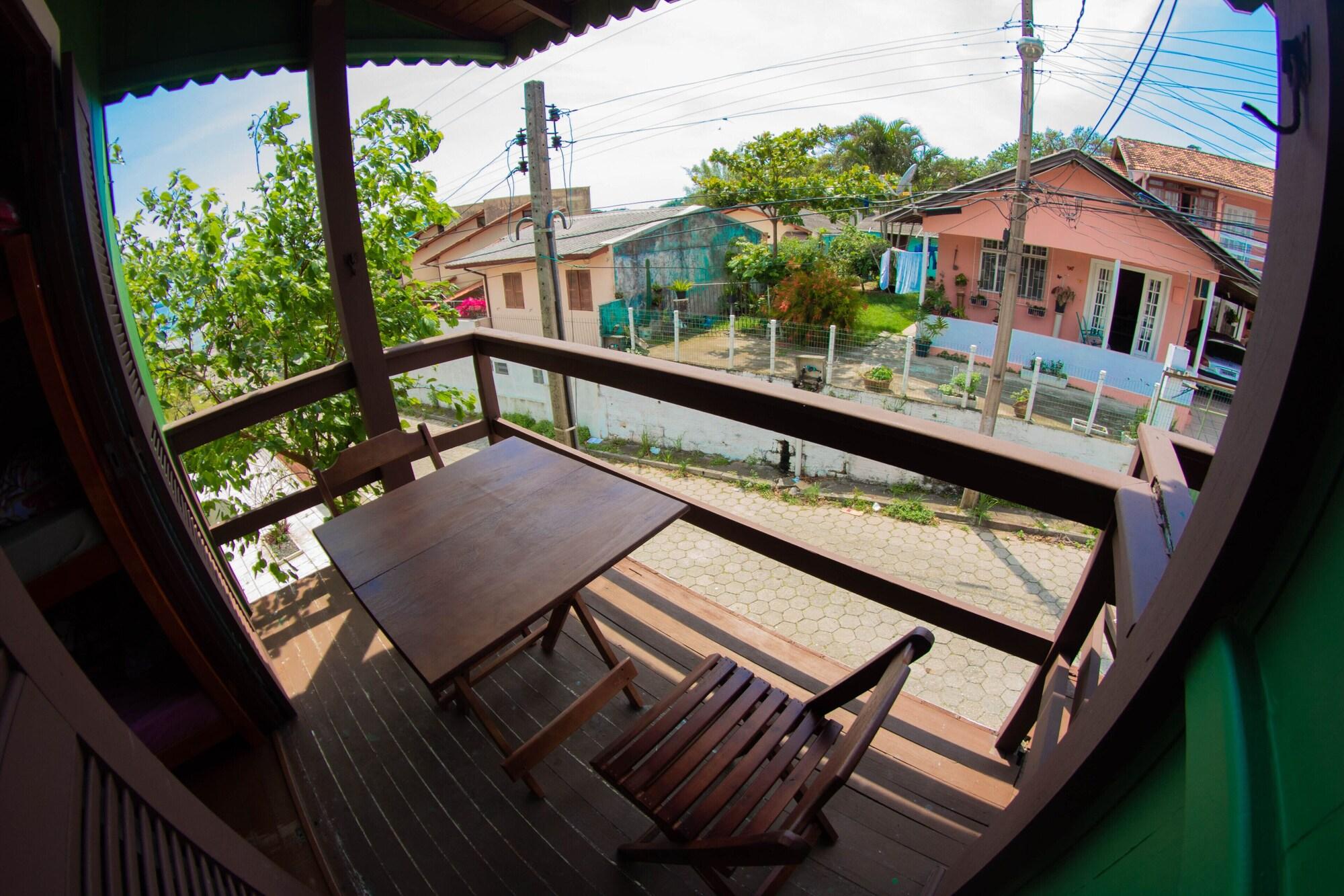 Varios Floripa Guest Hostel