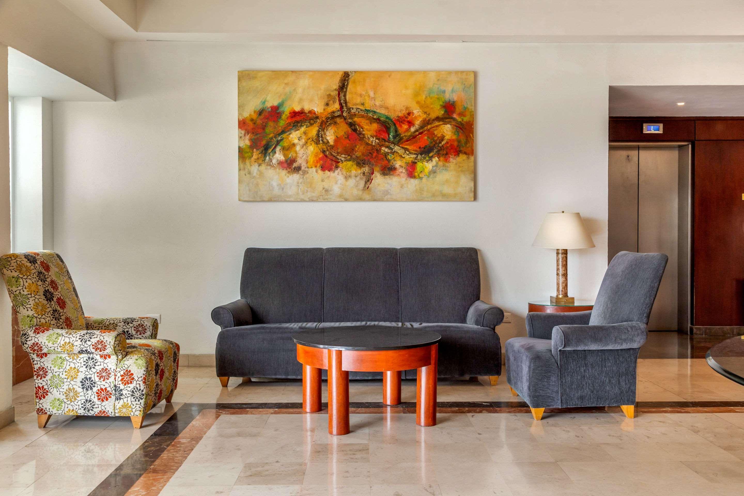 Vista Lobby Quality Inn Monterrey La Fe