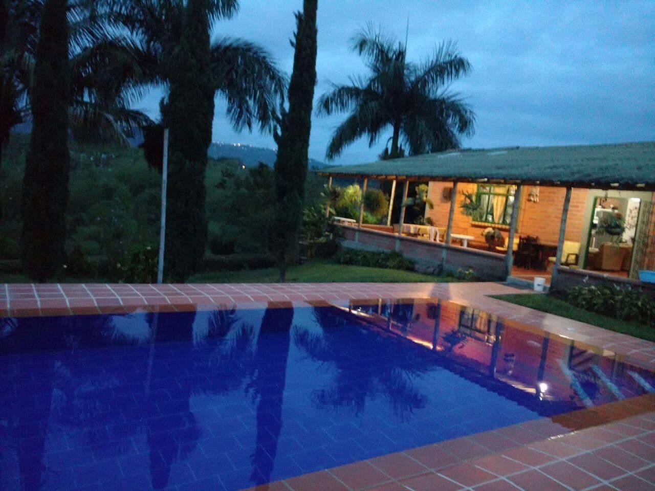 Vista da piscina Finca El diamante - Alojamiento Rural