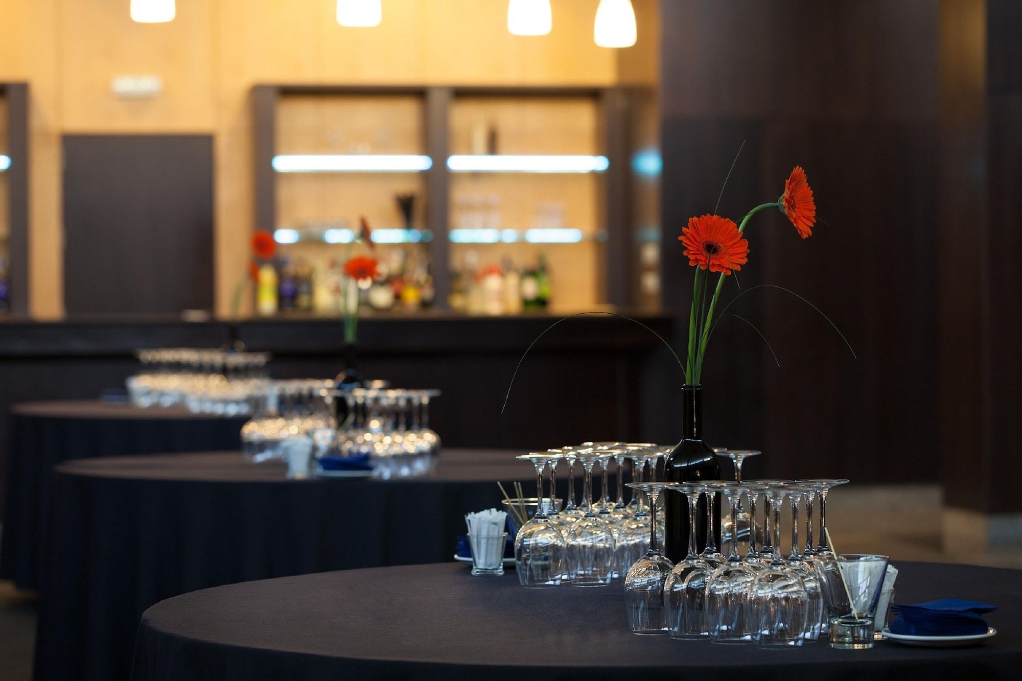 Bar/Salón NH Pamplona Iruña Park