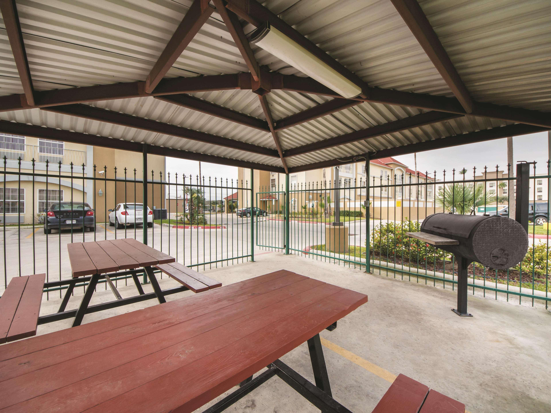 Vista Exterior La Quinta Inn & Suites By Wyndham Pharr Rgv Medica