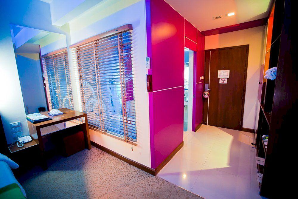 Habitación V-One Hotel Korat