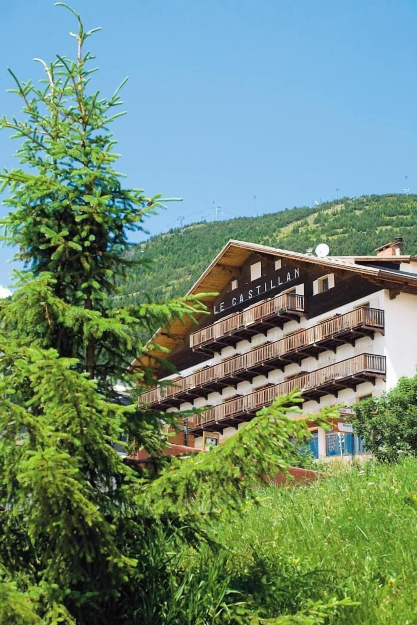 Vista Exterior Hôtel Le Castillan