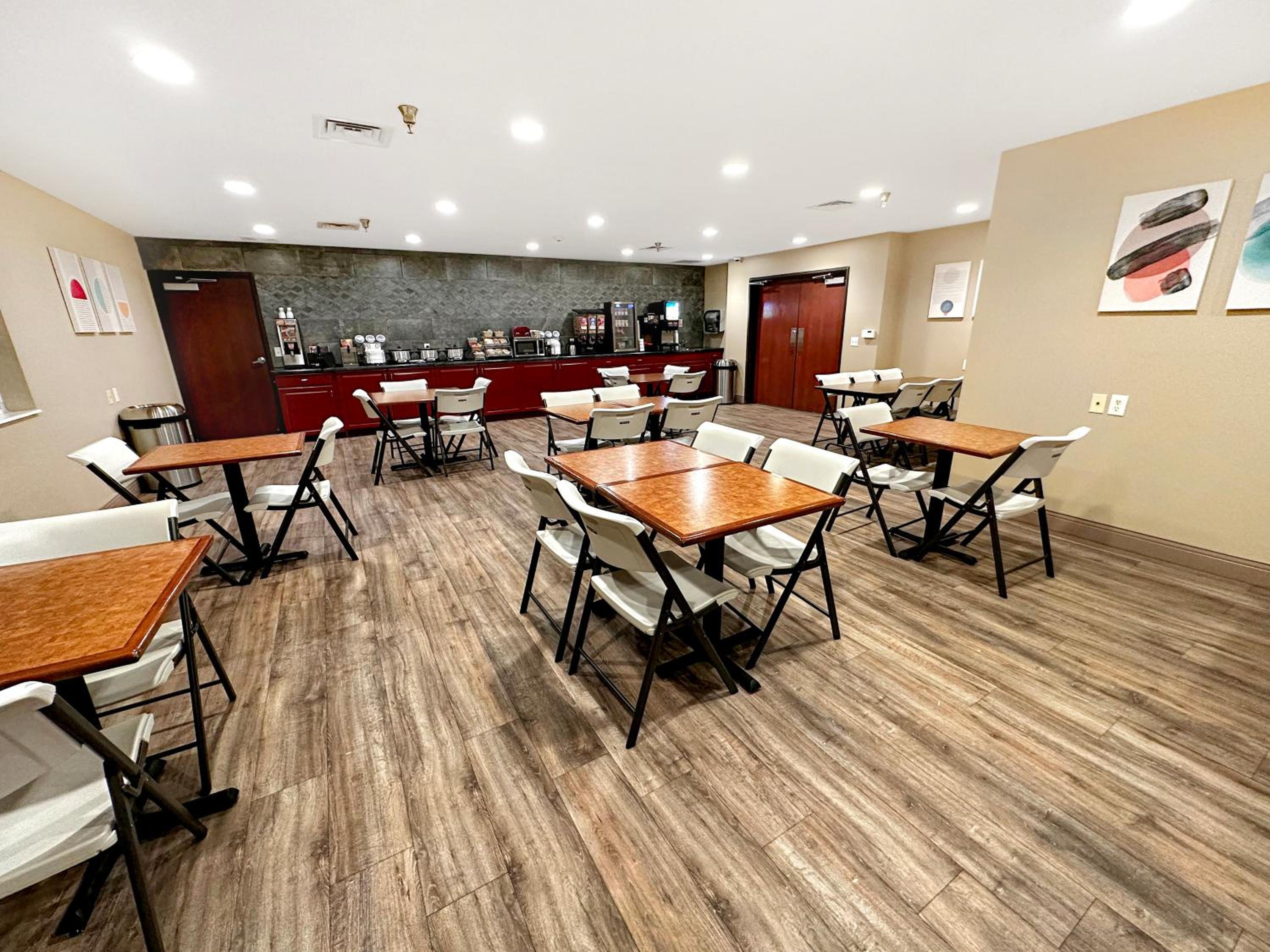 Restaurant Estherville Hot​​el & Suites