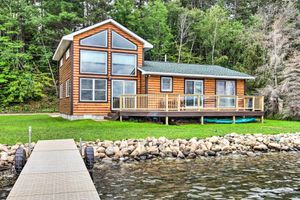 Alquiler Vacacional - Dock & Fire Pit: Shamineau Lake Retreat!