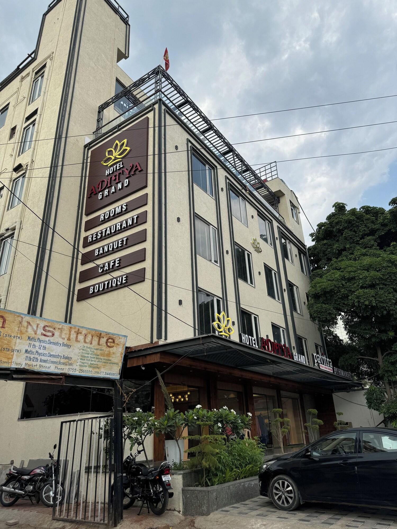Vista Exterior Hotel Aditya Grand - Bhopal
