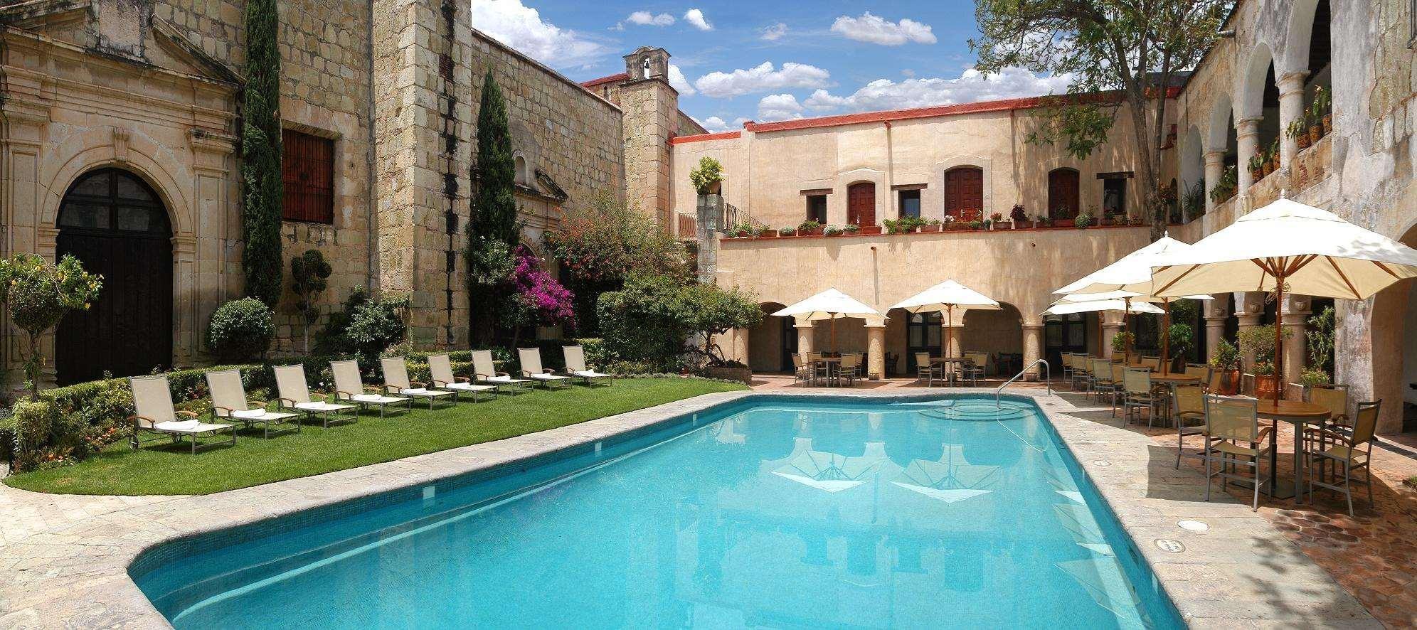 Vista Piscina Quinta Real Oaxaca
