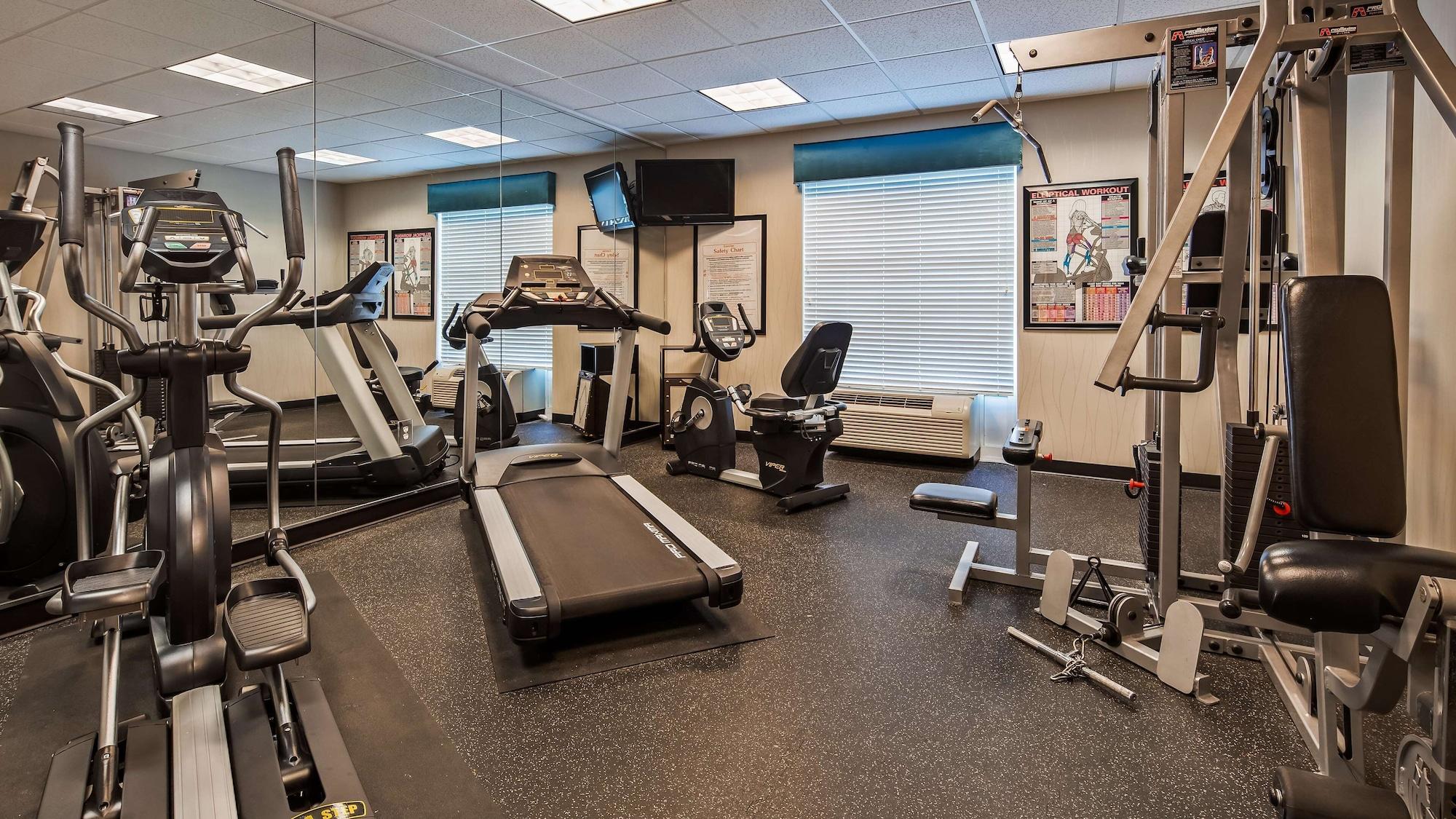 Gimnasio Best Western Plus Chain of Lakes Inn & Suites