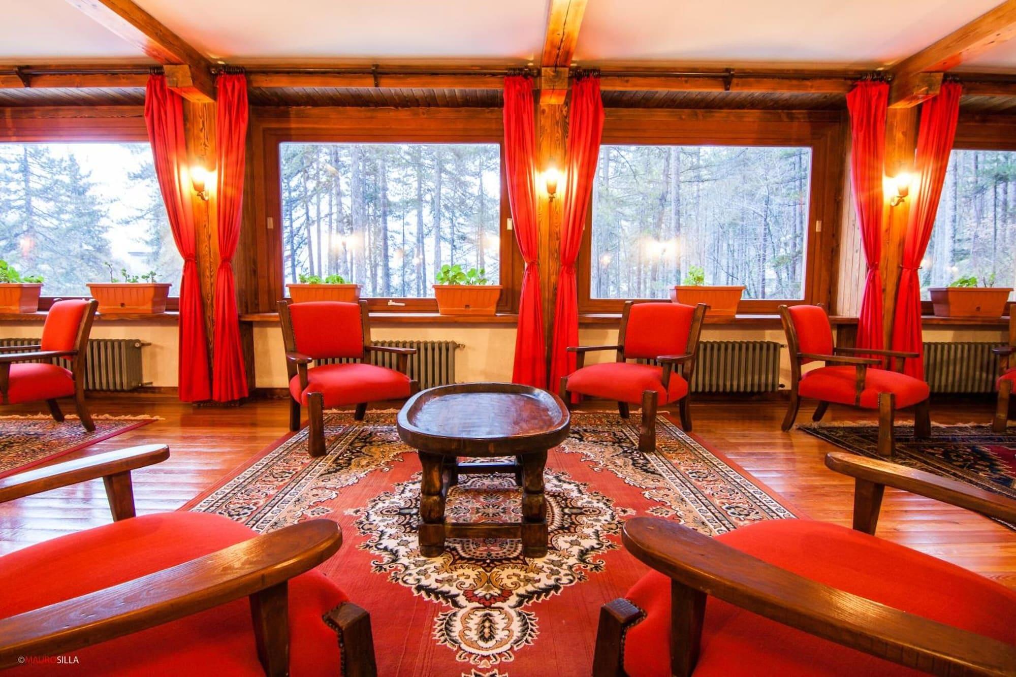 Vista Lobby Hotel Mille Pini
