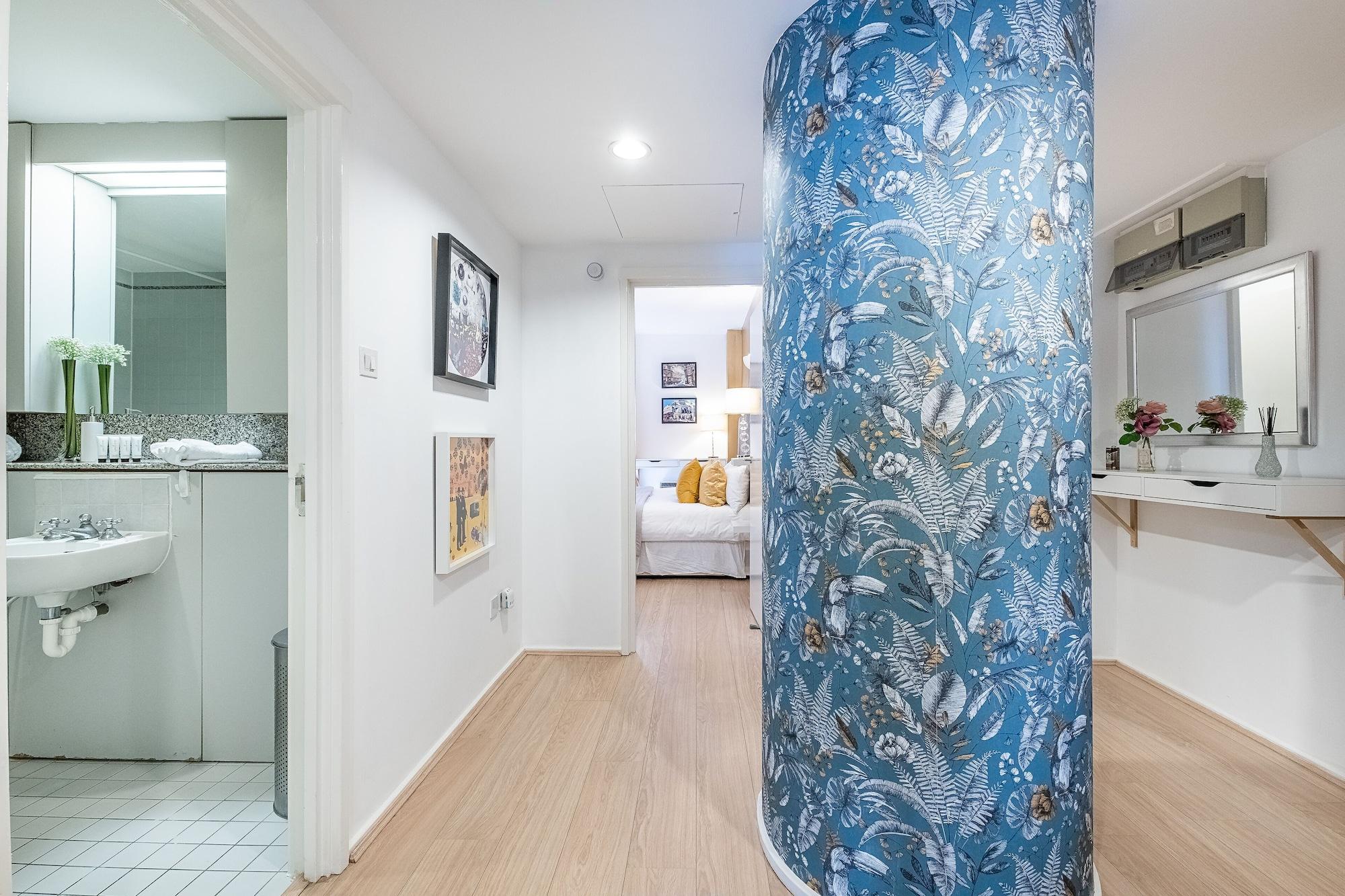 Varios Point West
