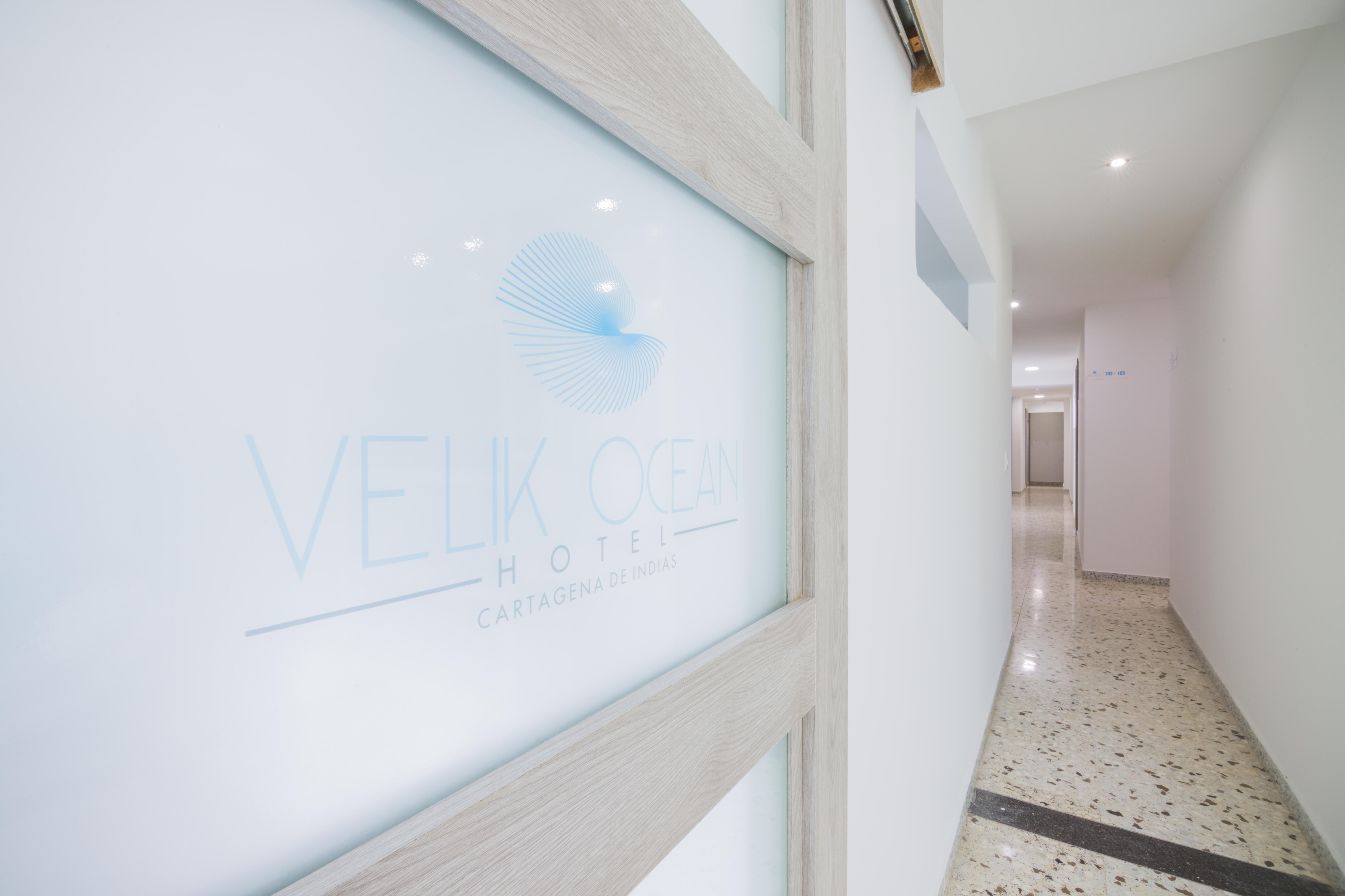 Bar/Salón Velik Ocean Hotel