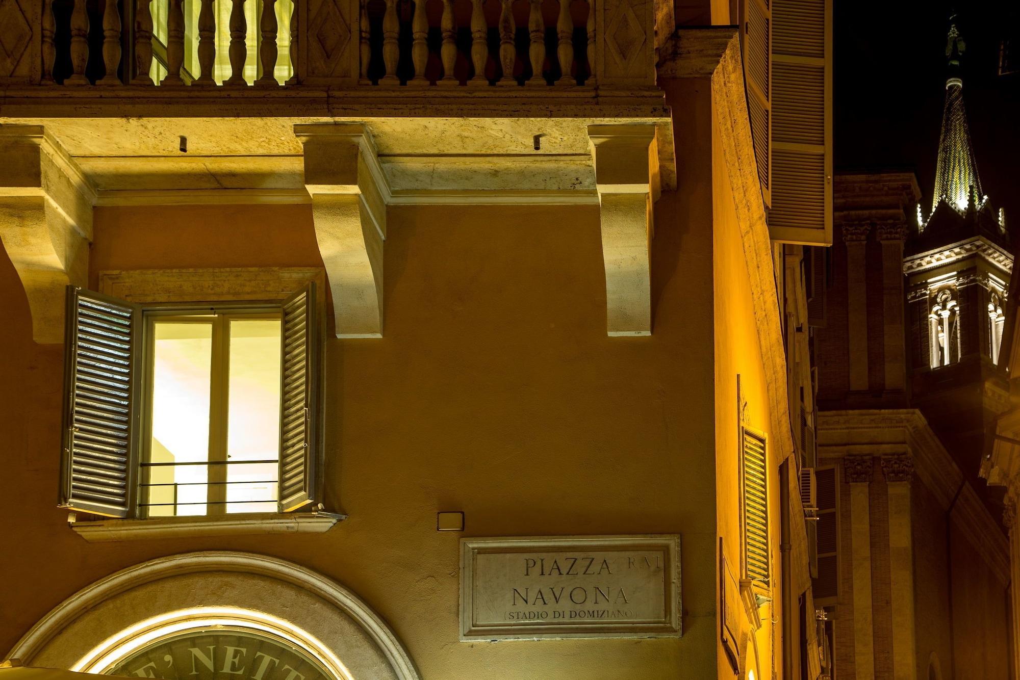 Vista Exterior Palazzo De Cupis