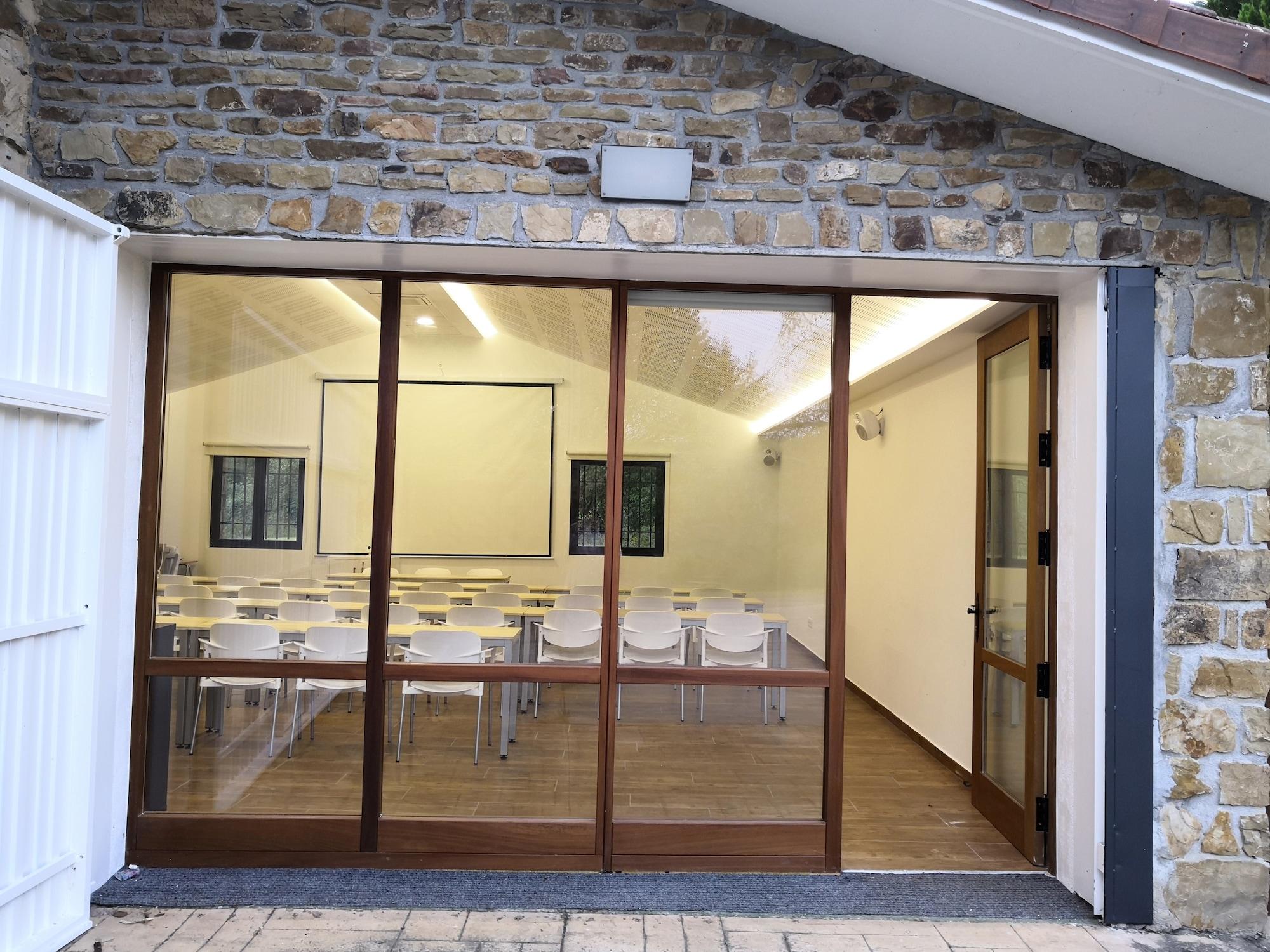 Sala de Reuniones Hospederia San Jose Monasterio de Santa Clara Derio