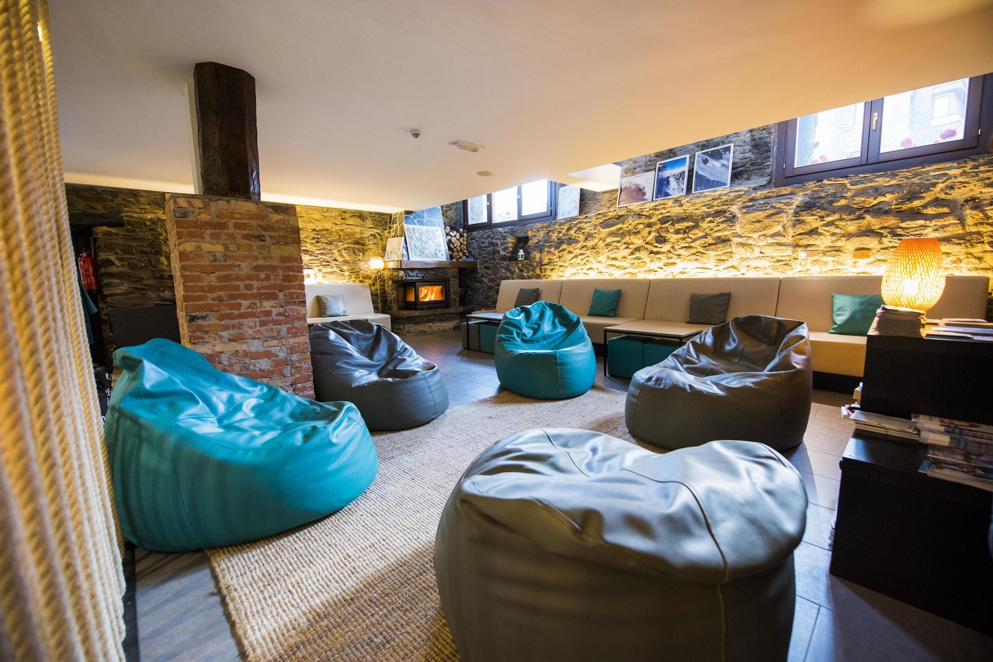 Vista Lobby Mountain Hostel Tarter