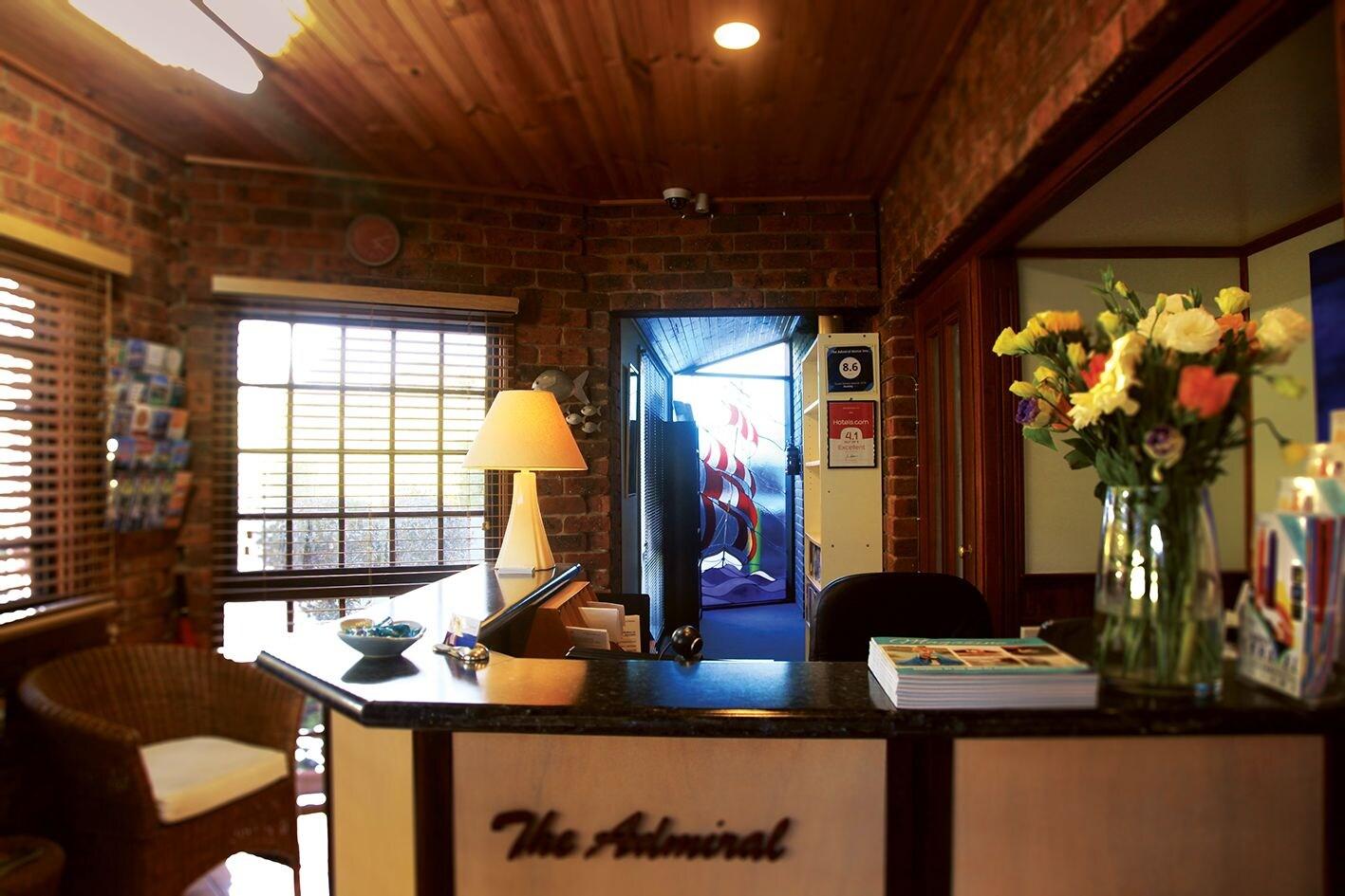 Vista Lobby Admiral Motor Inn