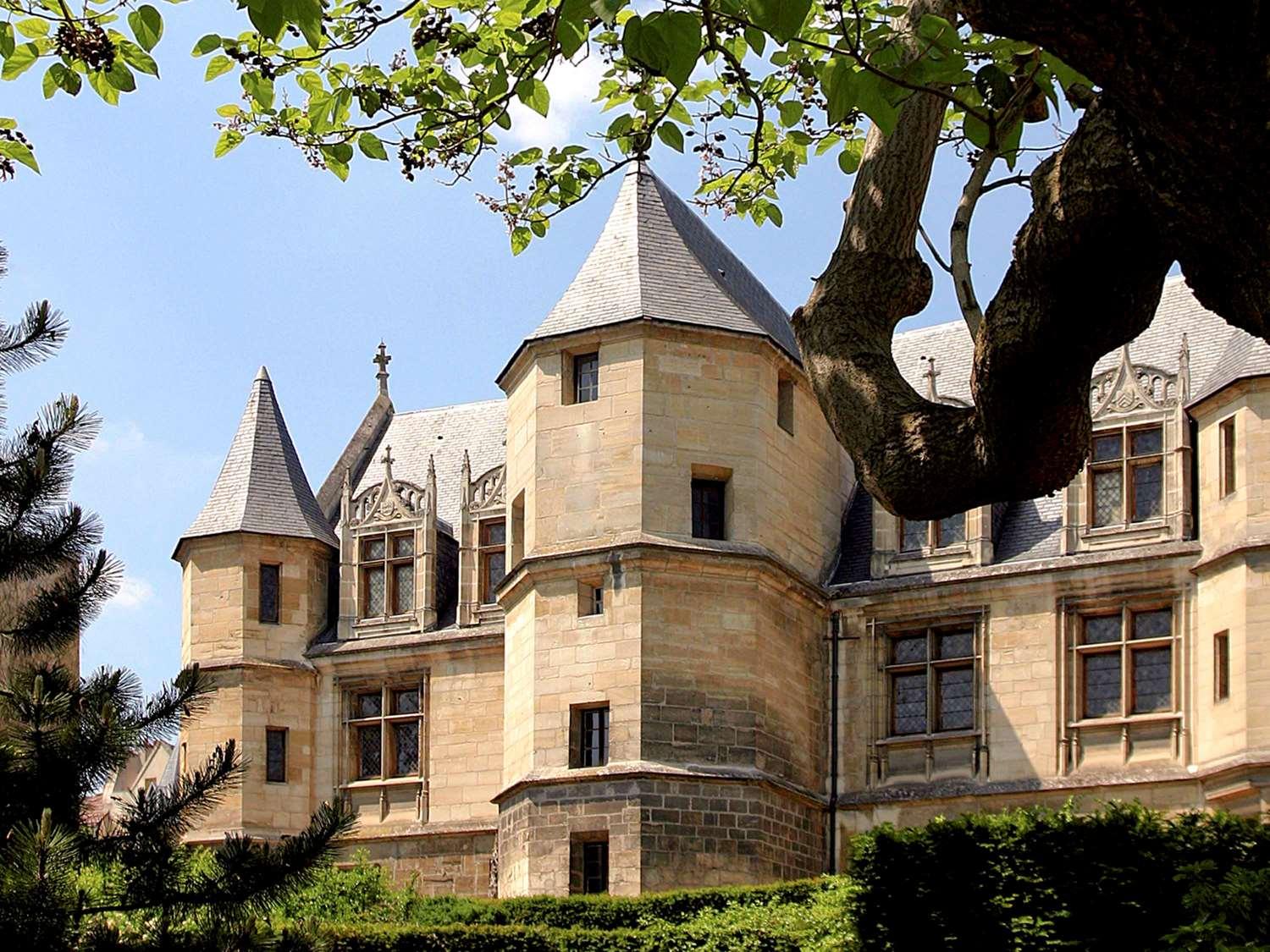 Varios B&B Hotel Cergy Pierrelaye