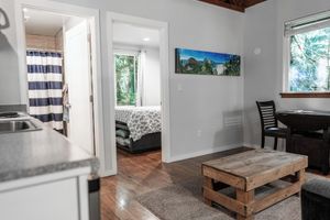 Alquiler Vacacional - Newly built deluxe cabins, in a private redwood setting near the Smith River