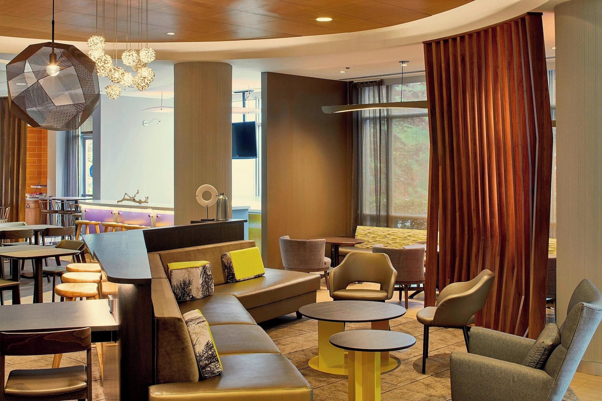 Vista Lobby SpringHill Suites by Marriott Atlanta Airport Gateway
