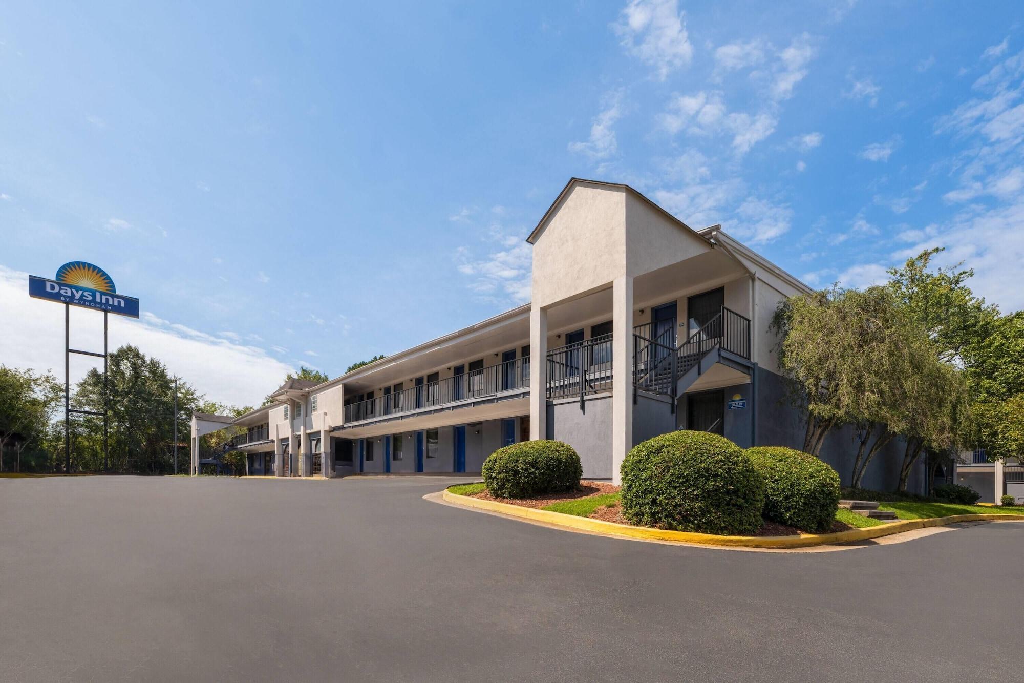 Varios Days Inn by Wyndham College Park Airport Best Road