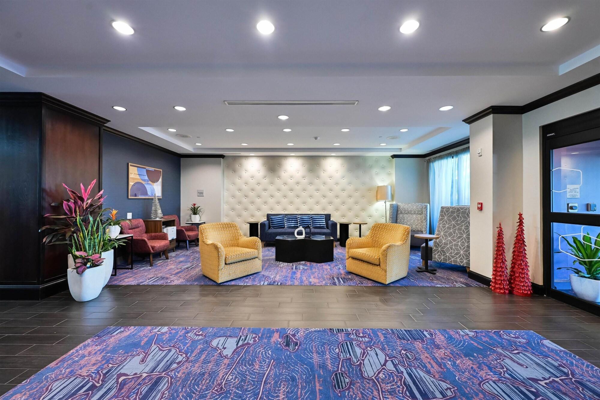 Vista Lobby Home2 Suites by Hilton Tifton, GA