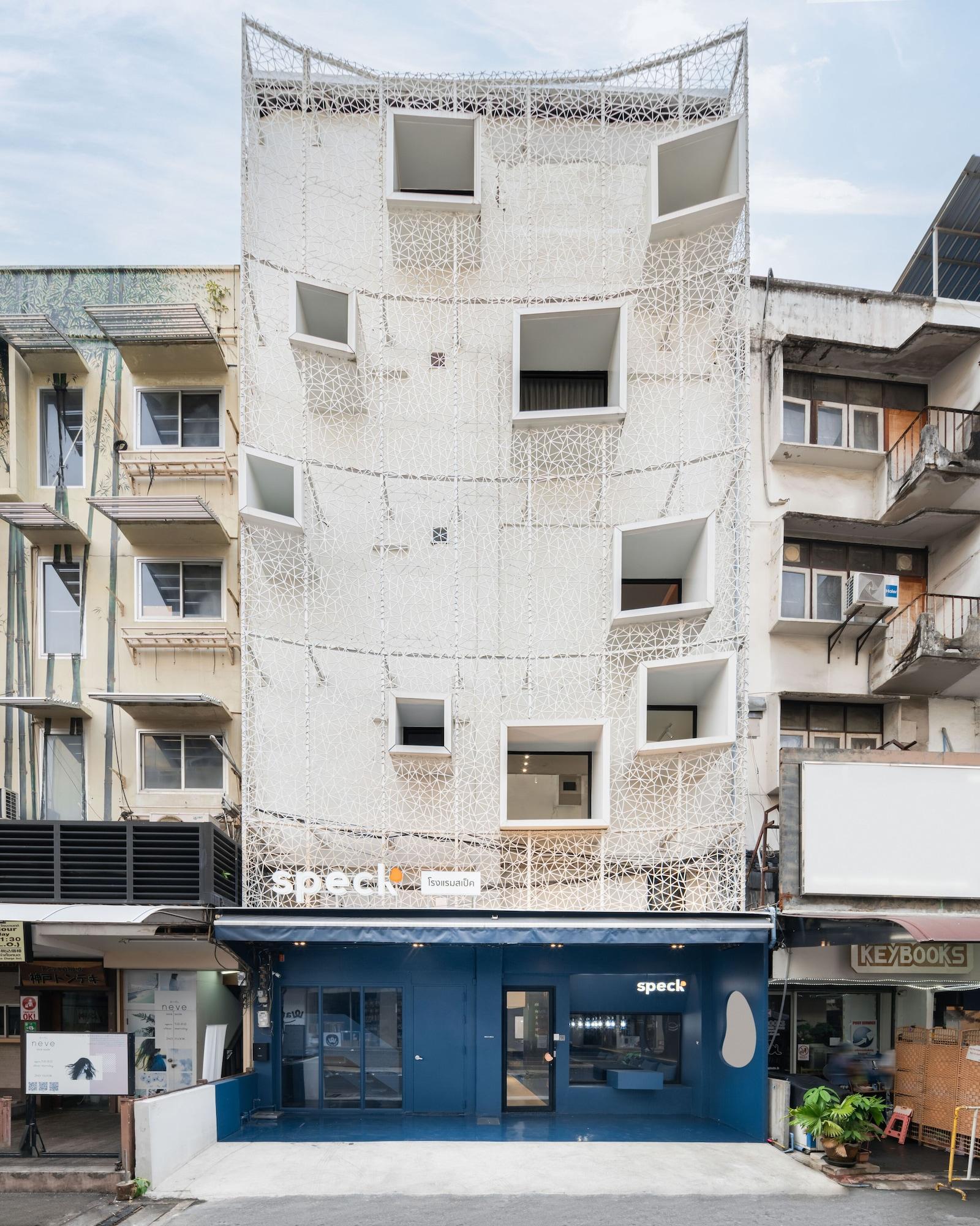 Varios Speck Bangkok
