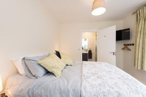 Alquiler Vacacional - 2br-sleeps4-parking-nearcork-6mintoairport