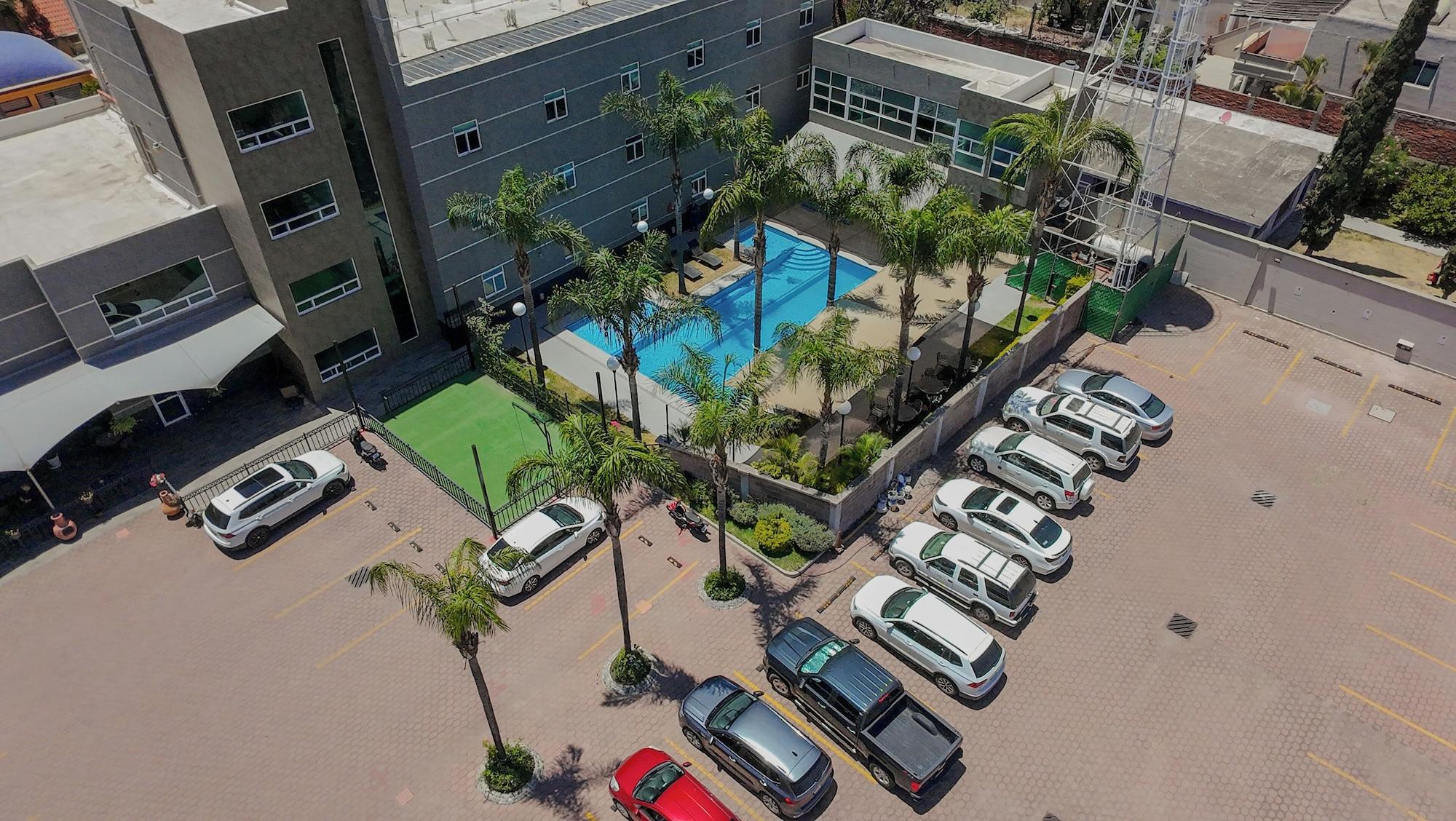Vista Exterior Hotel & Suites Aliana