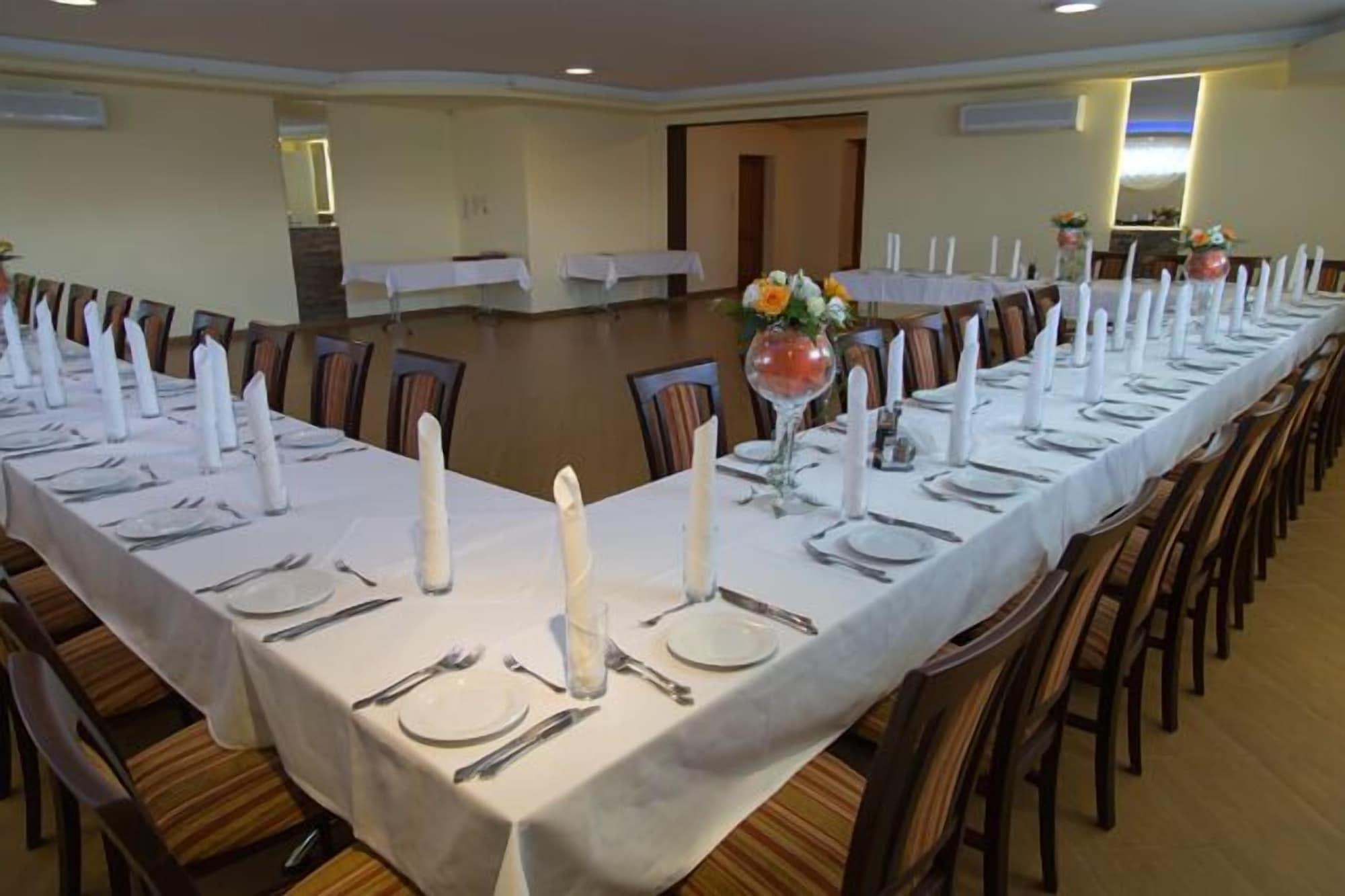 Salón de Baile Restauracja & Noclegi Grill Solo