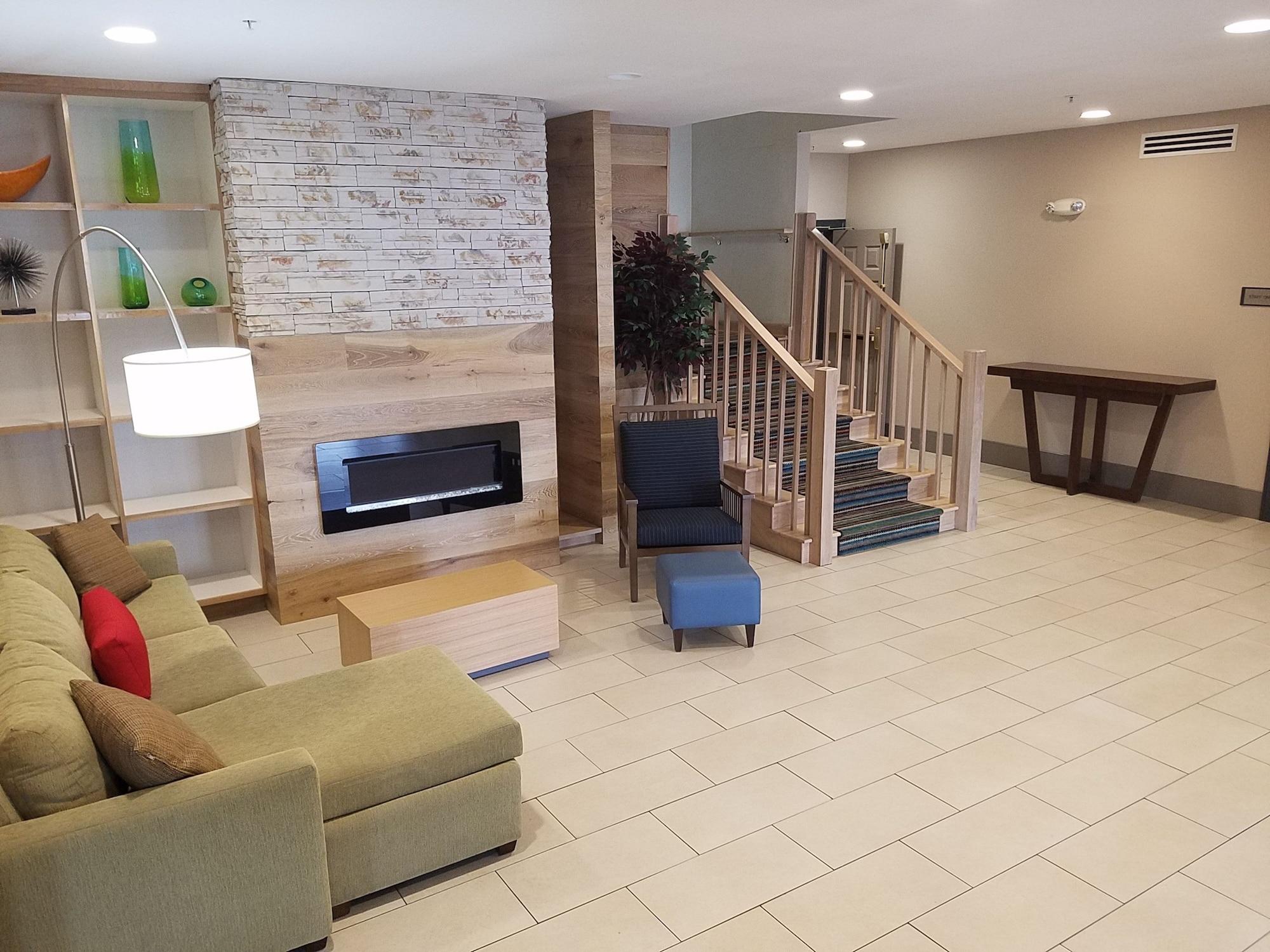 Vista Lobby Country Inn & Suites by Radisson, Washington, D.C. East - Capitol Heights, MD