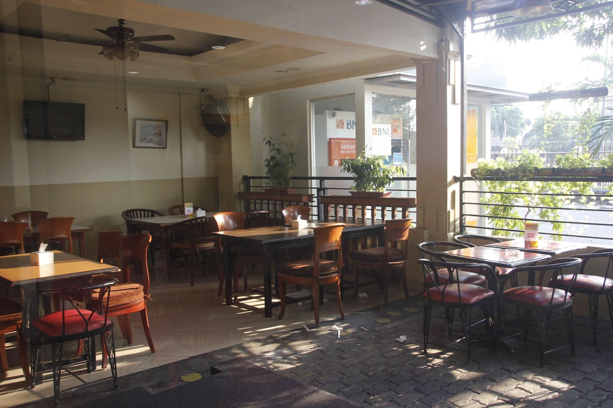 Restaurant Mega Matra Hotel