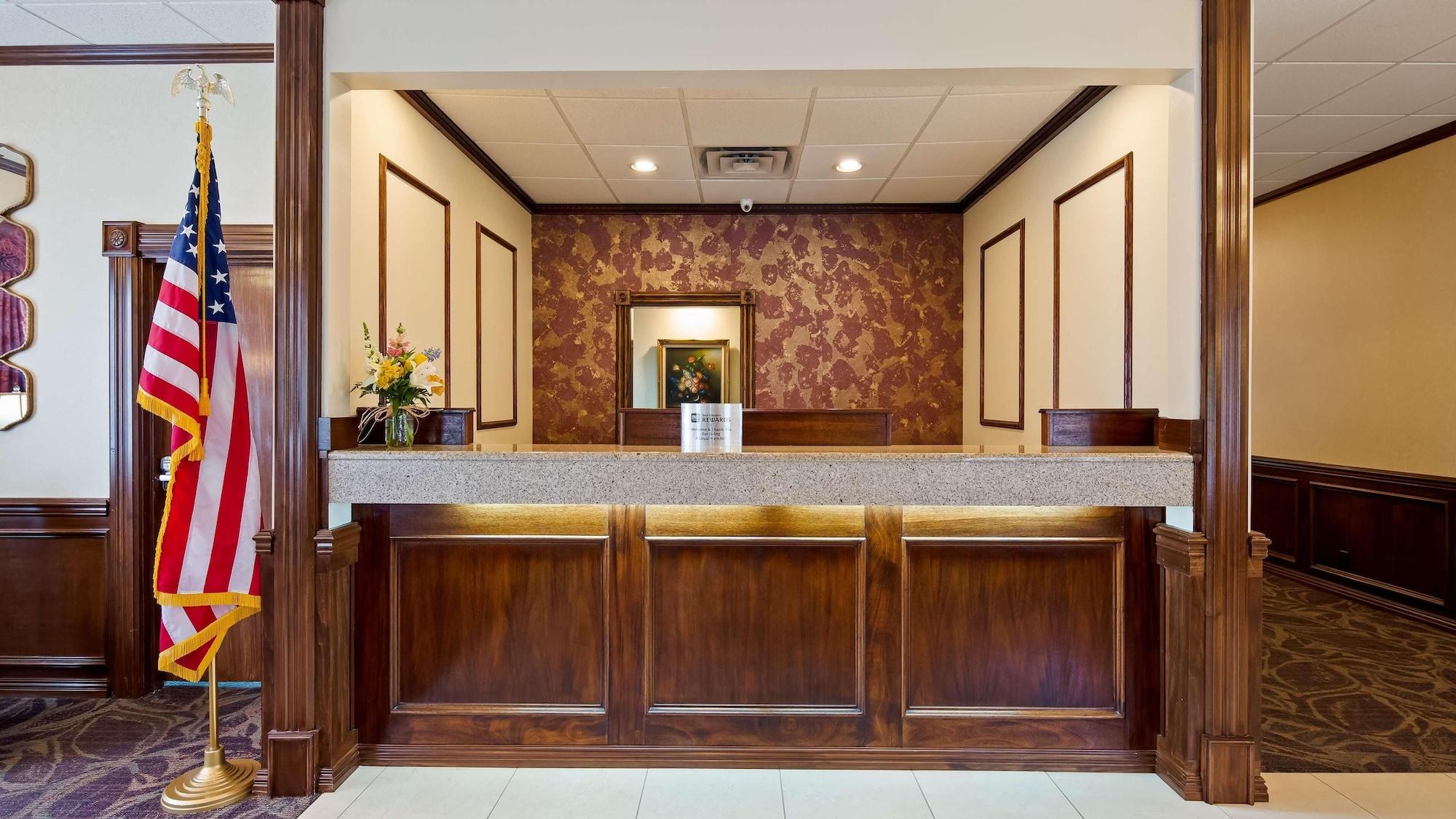 Vista Lobby Osage Creek Lodge