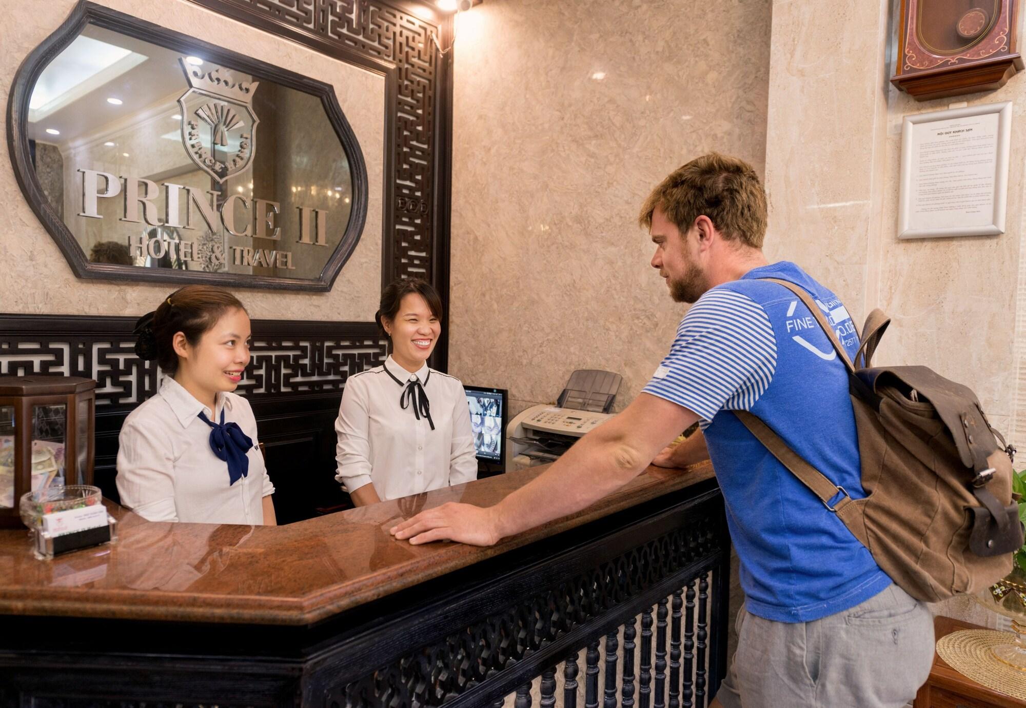 Vista Lobby Prince II Hotel
