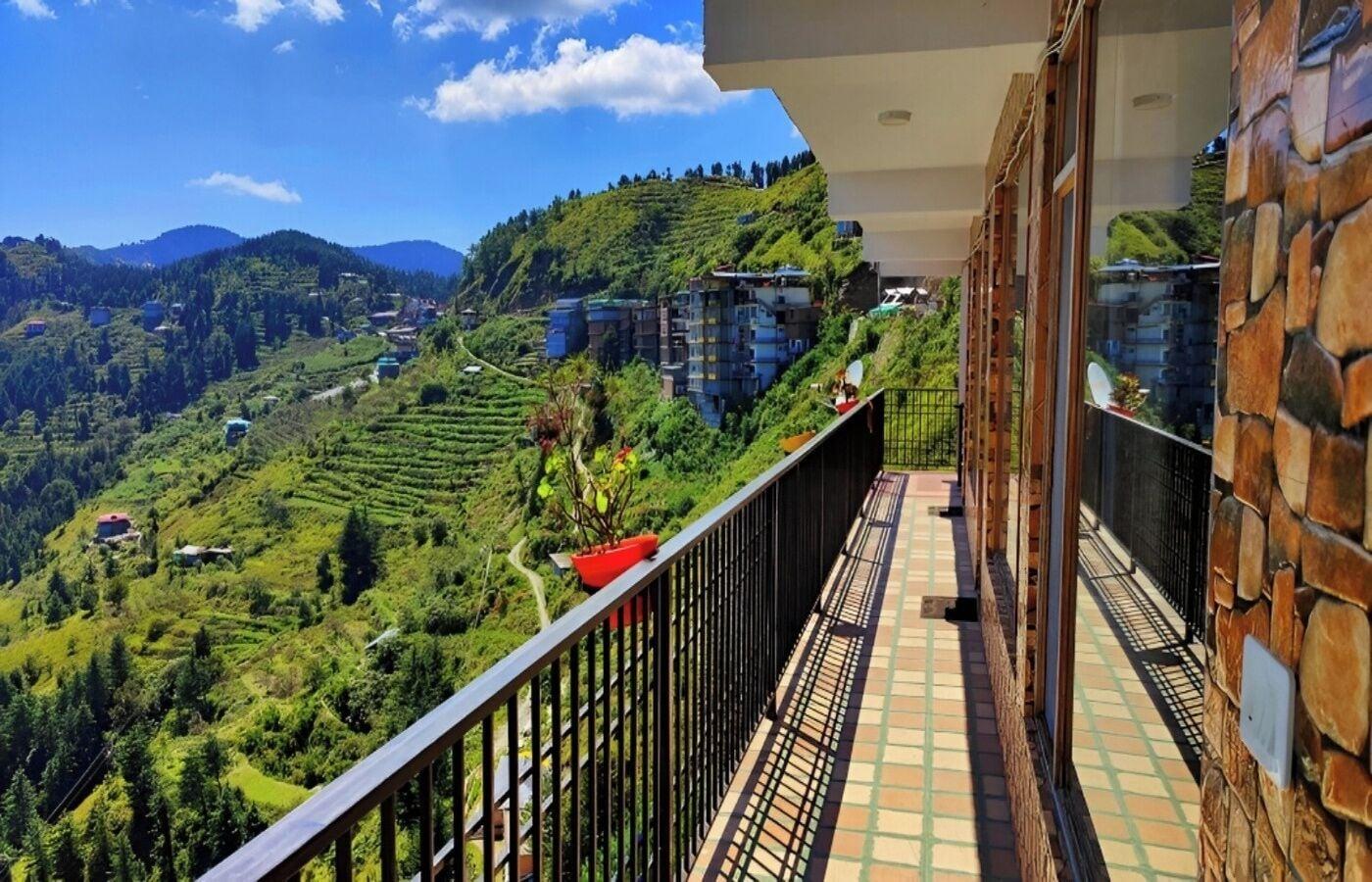 Varios Aakarsh Homestay - Pahadi Food Hub