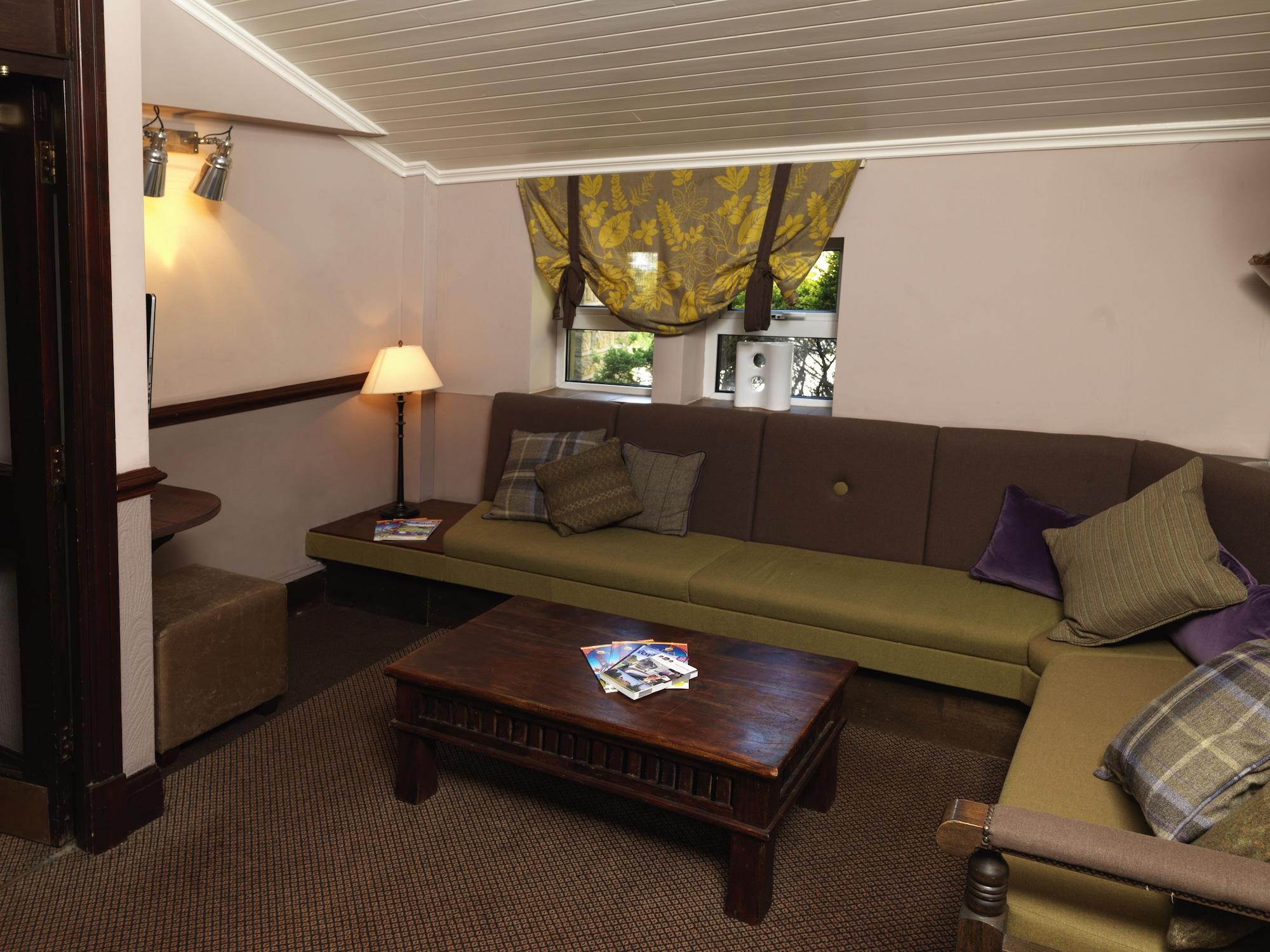 Vista Lobby Pennine Manor Hotel