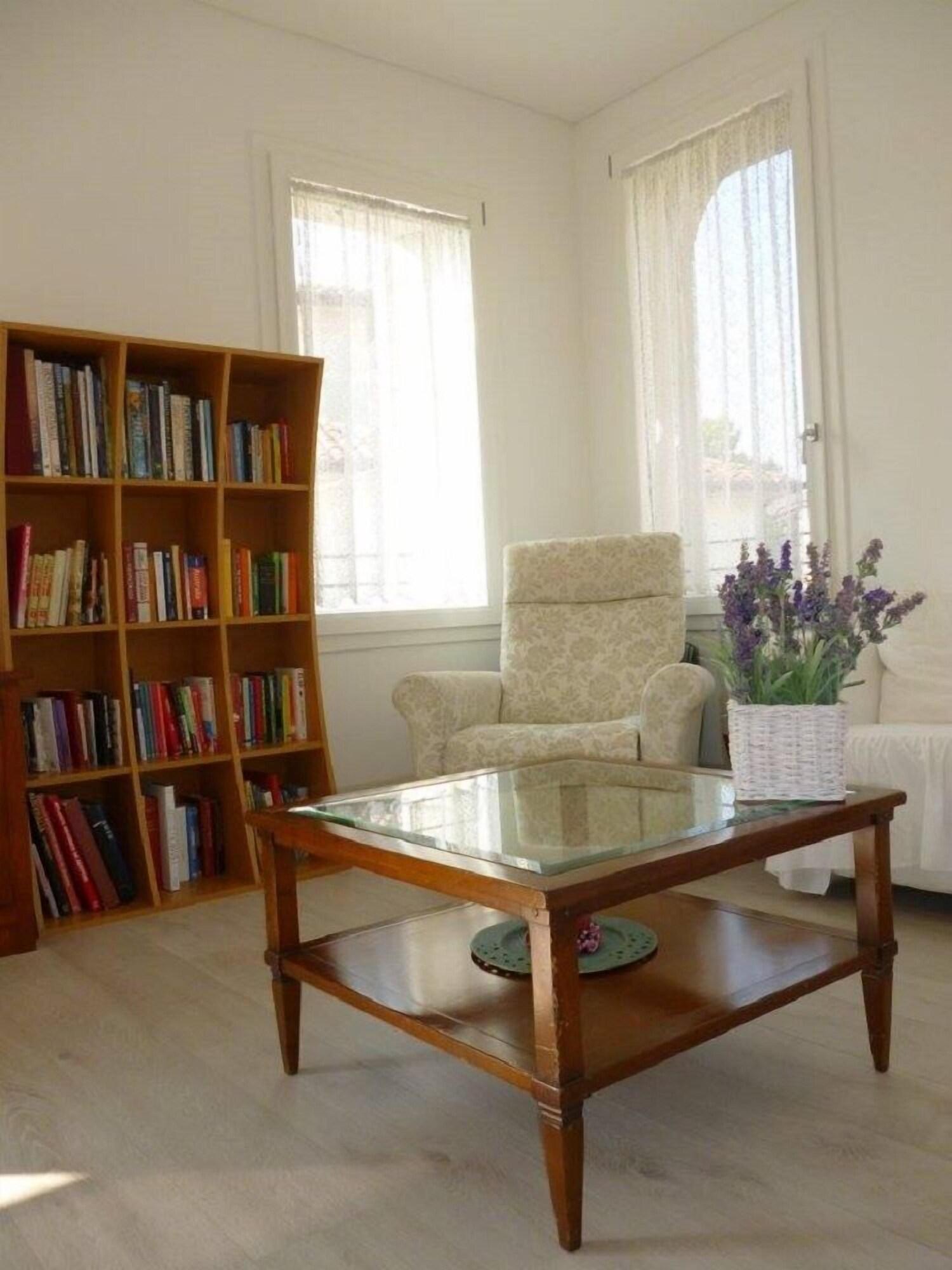 Vista Lobby Dafne B&B