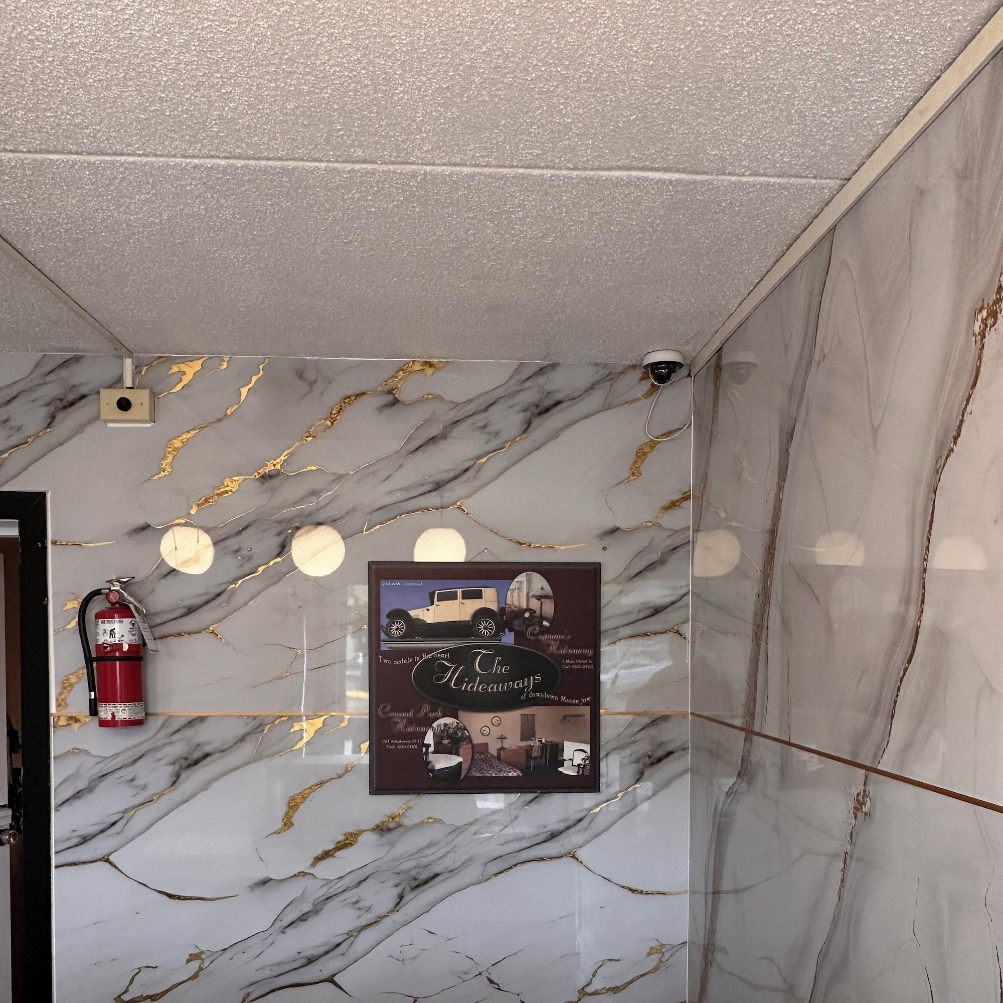 Vista Lobby Capone's Hideaway Motel